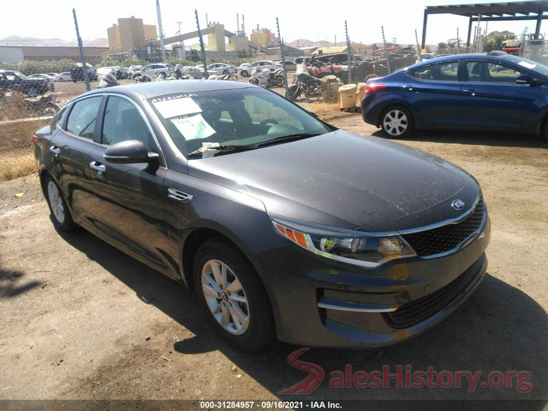 KNAGT4L38J5212889 2018 KIA OPTIMA