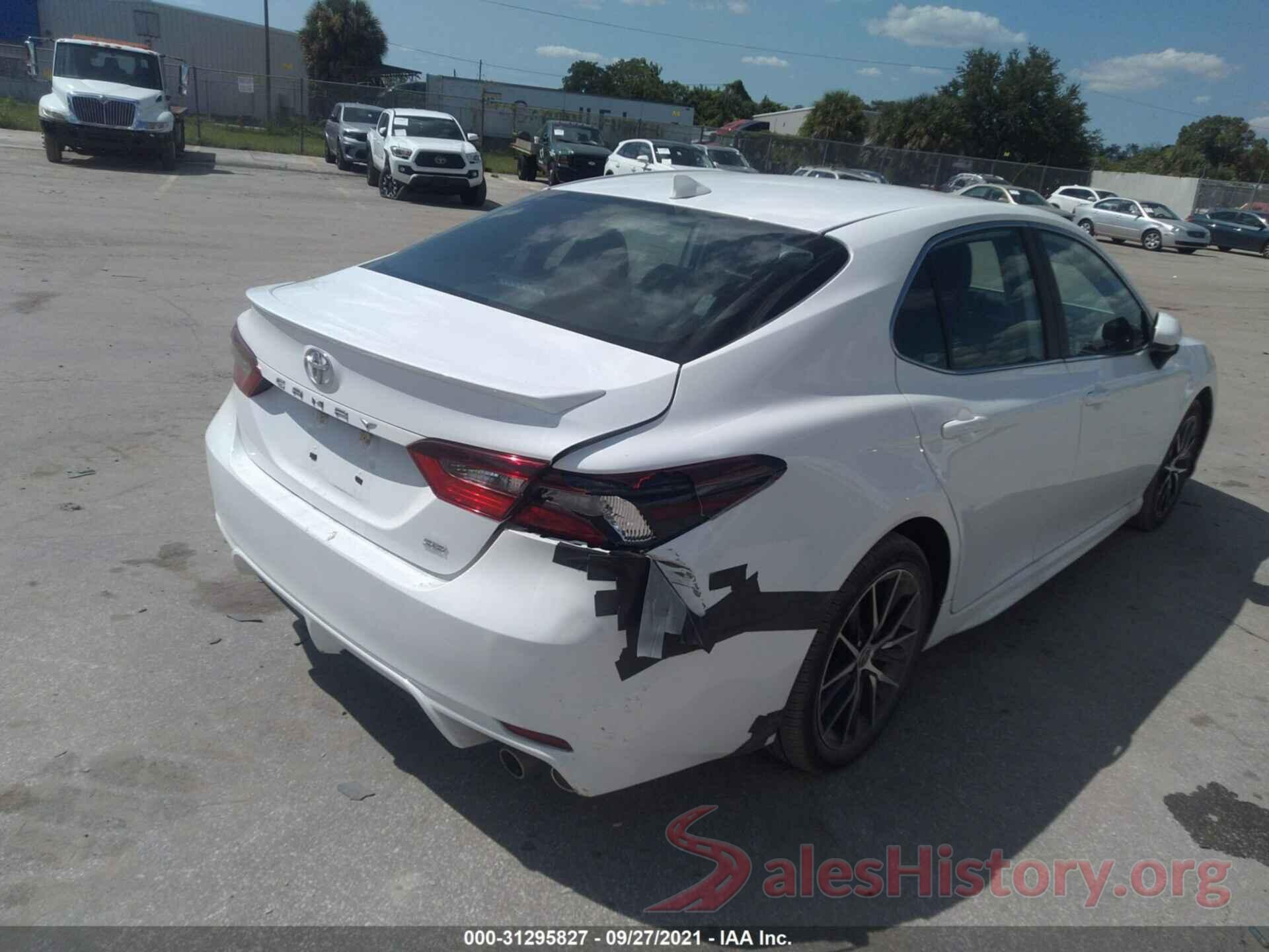 4T1G11AK7MU562957 2021 TOYOTA CAMRY