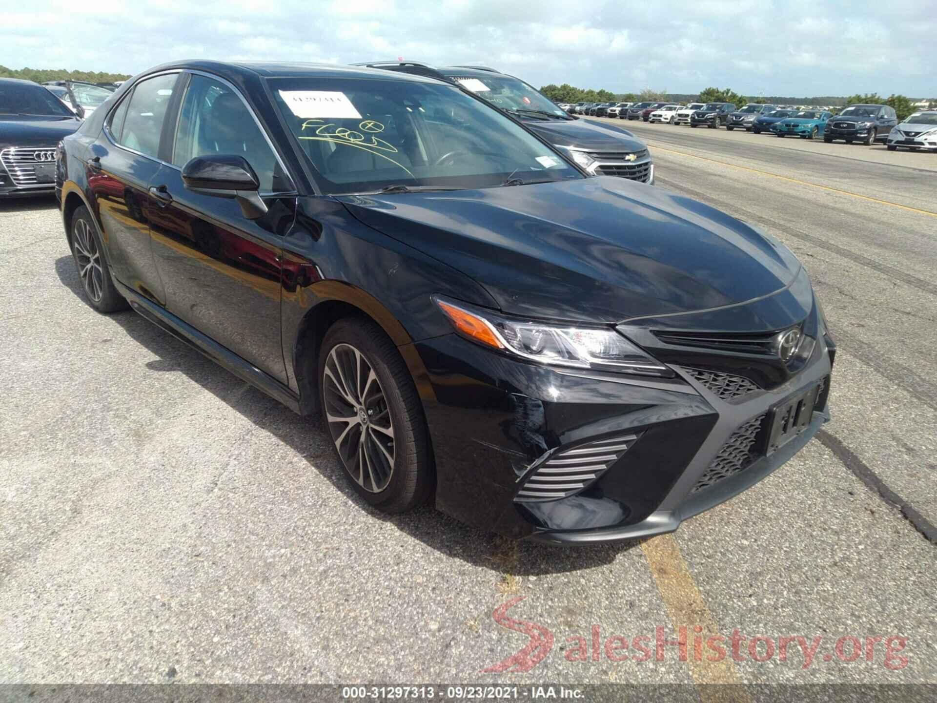 4T1B11HK5JU580014 2018 TOYOTA CAMRY