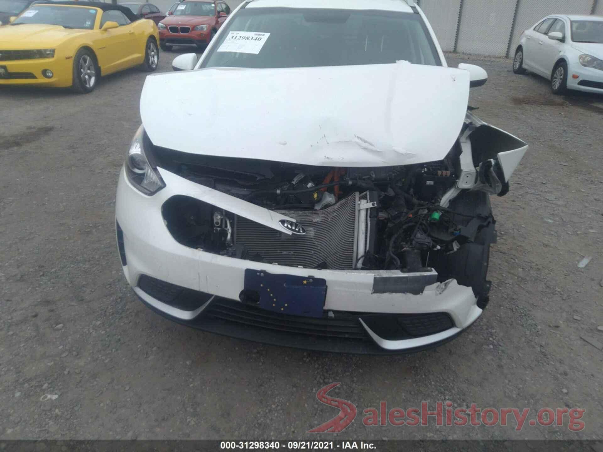 KNDCB3LCXK5252858 2019 KIA NIRO