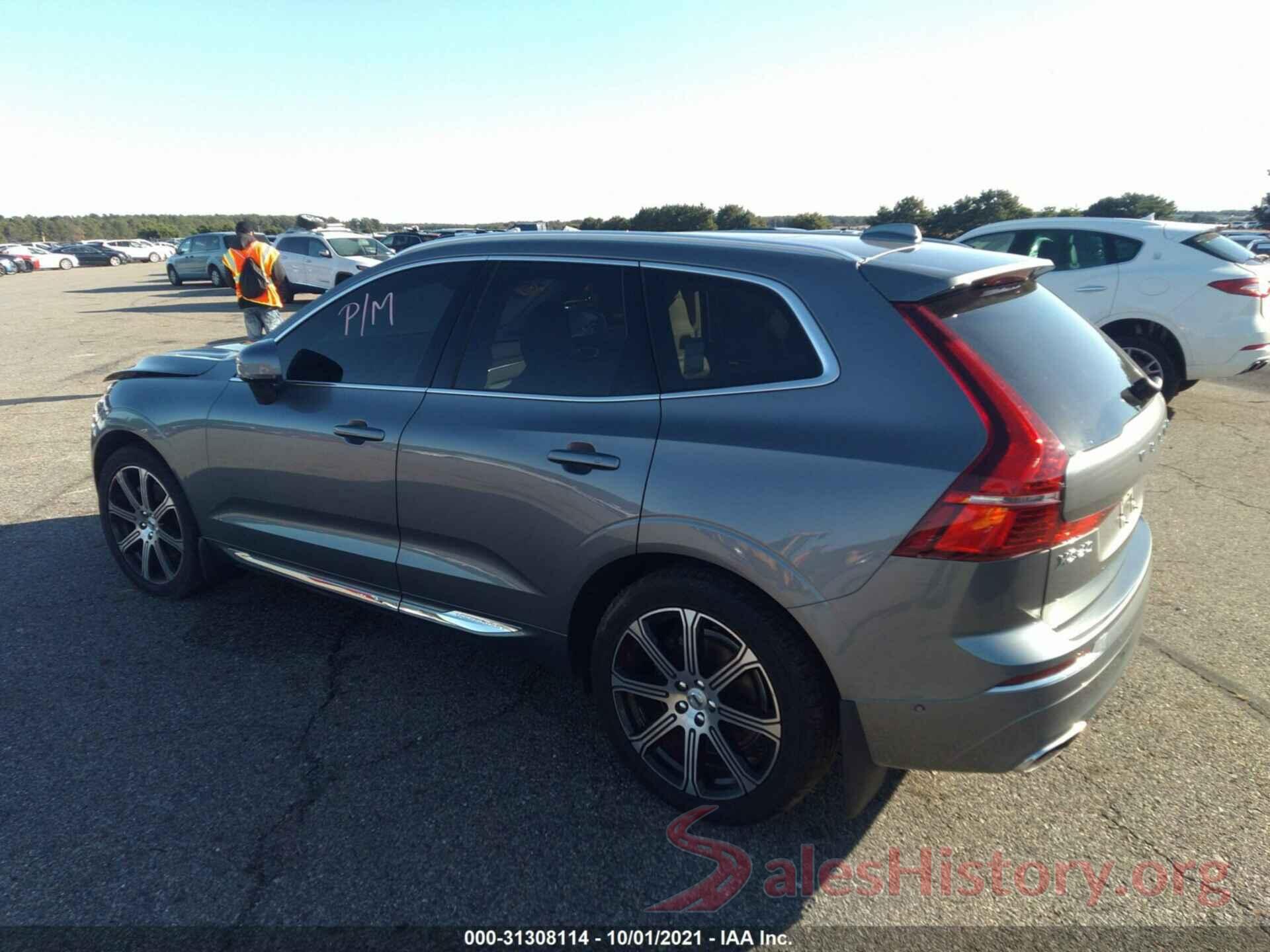 LYVA22RLXJB083352 2018 VOLVO XC60