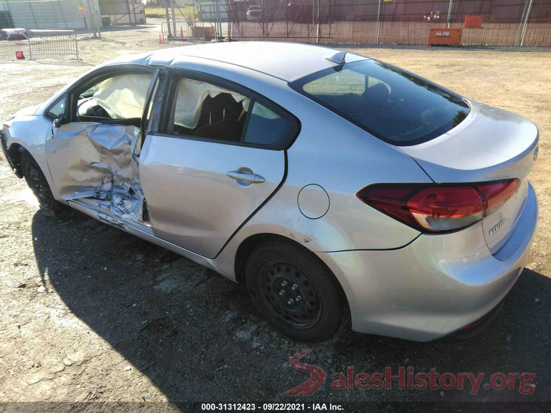 3KPFK4A78JE257679 2018 KIA FORTE