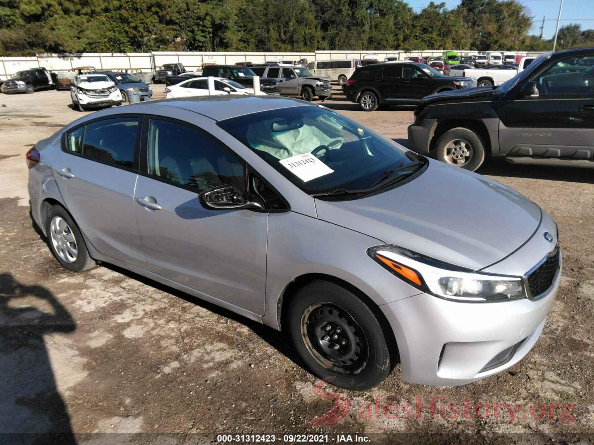 3KPFK4A78JE257679 2018 KIA FORTE