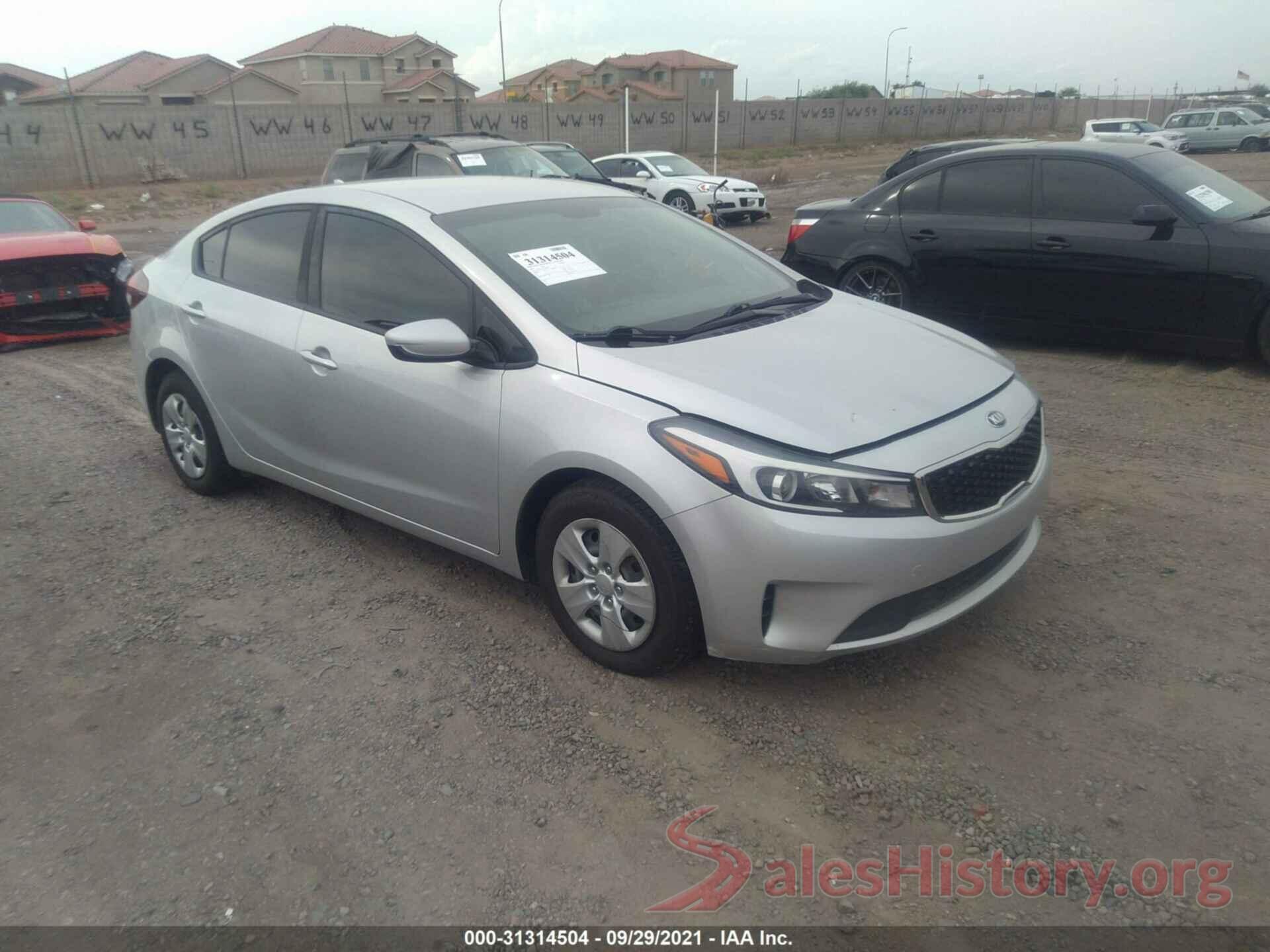 3KPFK4A7XJE246912 2018 KIA FORTE