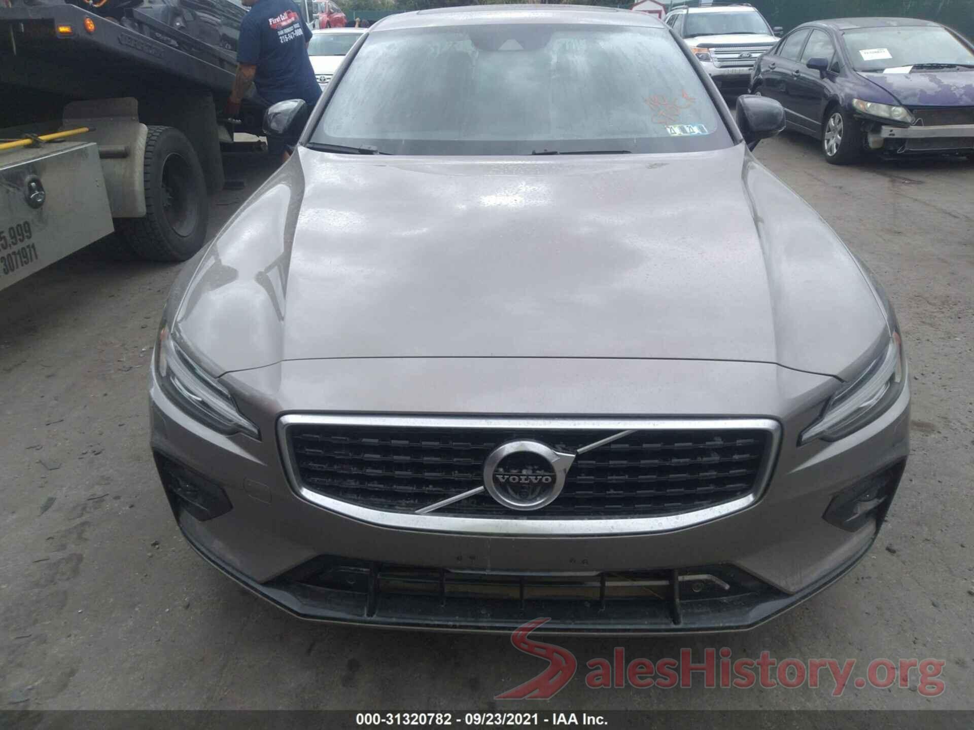 7JR102FM4KG003621 2019 VOLVO S60