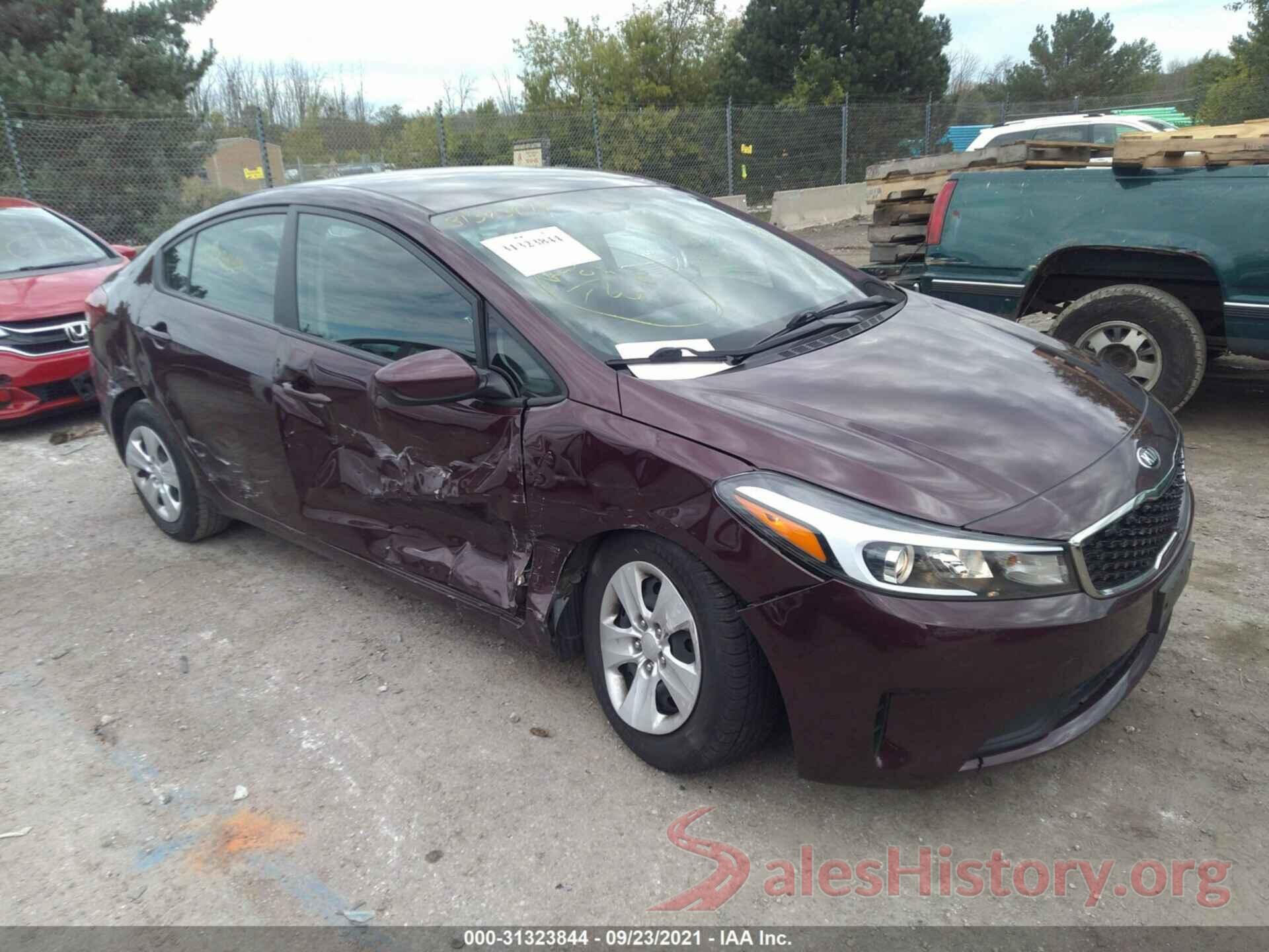 3KPFK4A77JE260377 2018 KIA FORTE