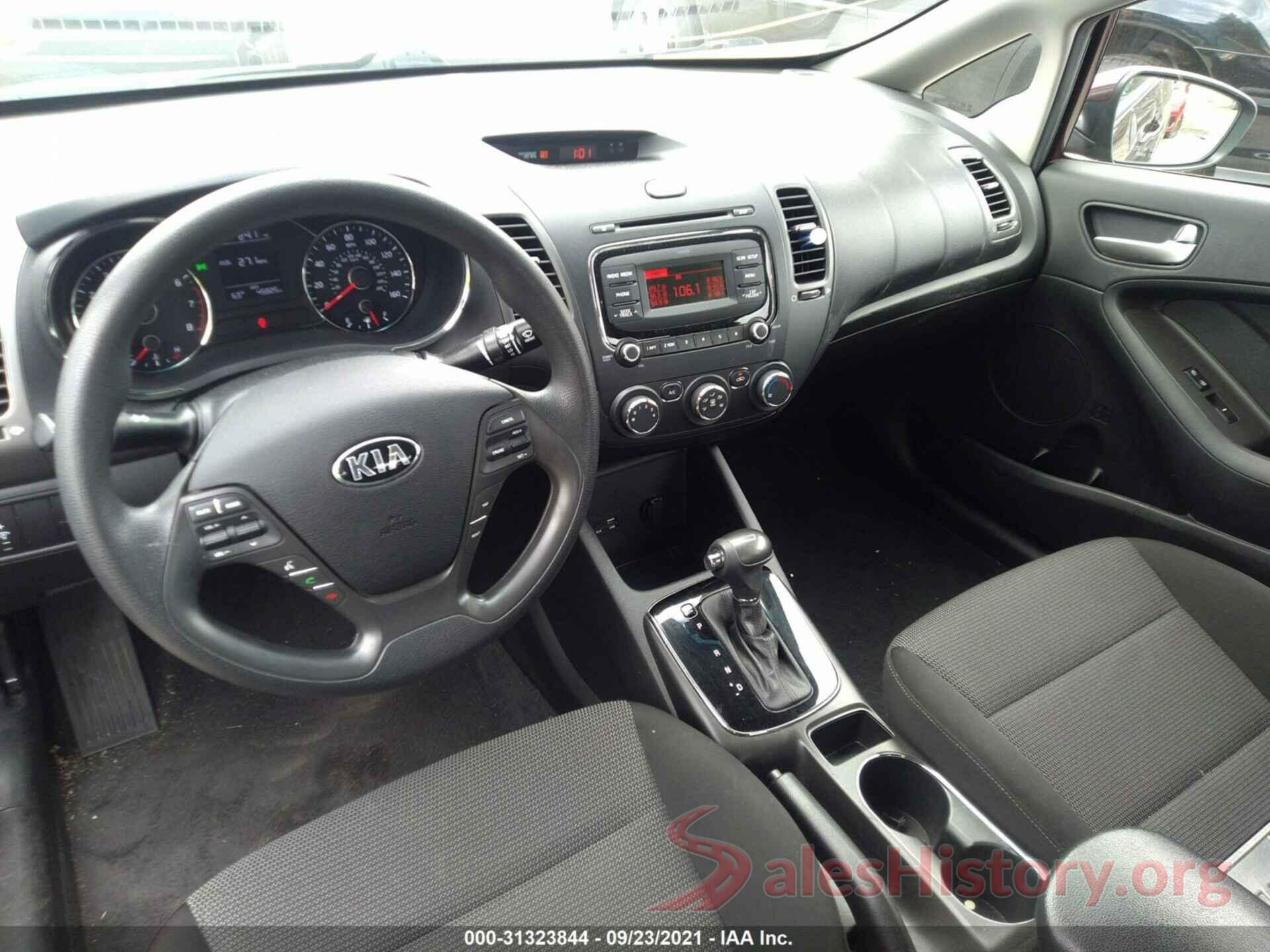 3KPFK4A77JE260377 2018 KIA FORTE