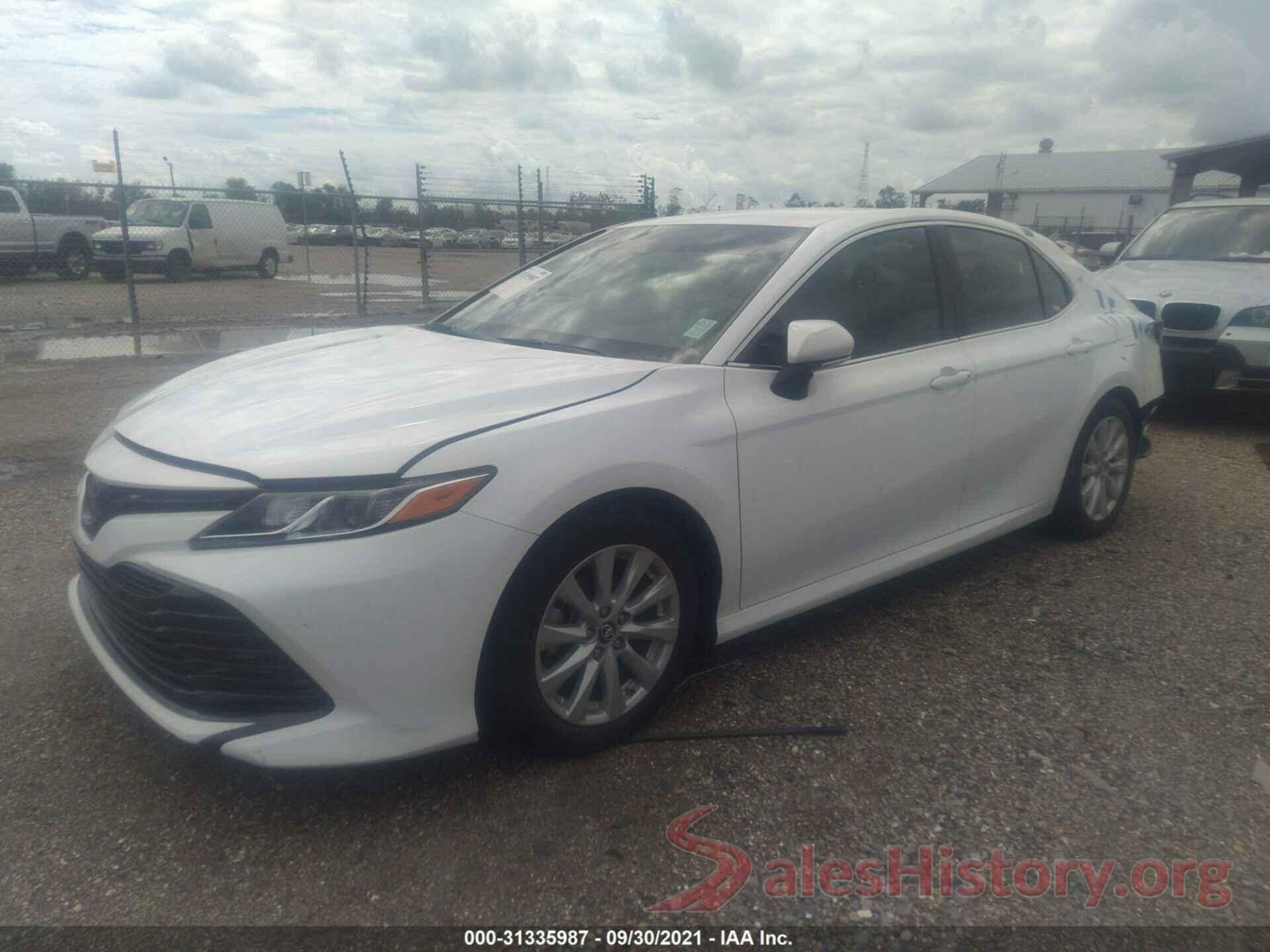 4T1B11HK6JU605826 2018 TOYOTA CAMRY