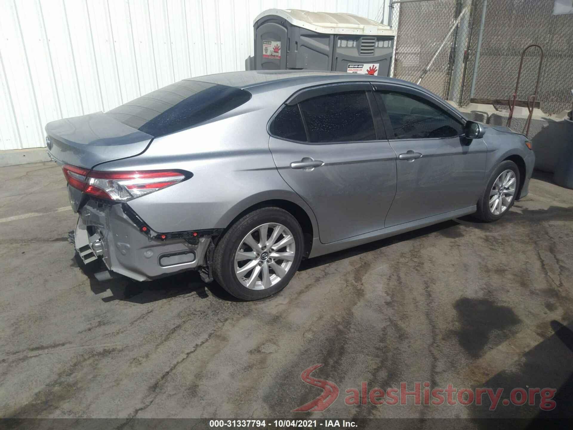 4T1B11HK4JU079499 2018 TOYOTA CAMRY