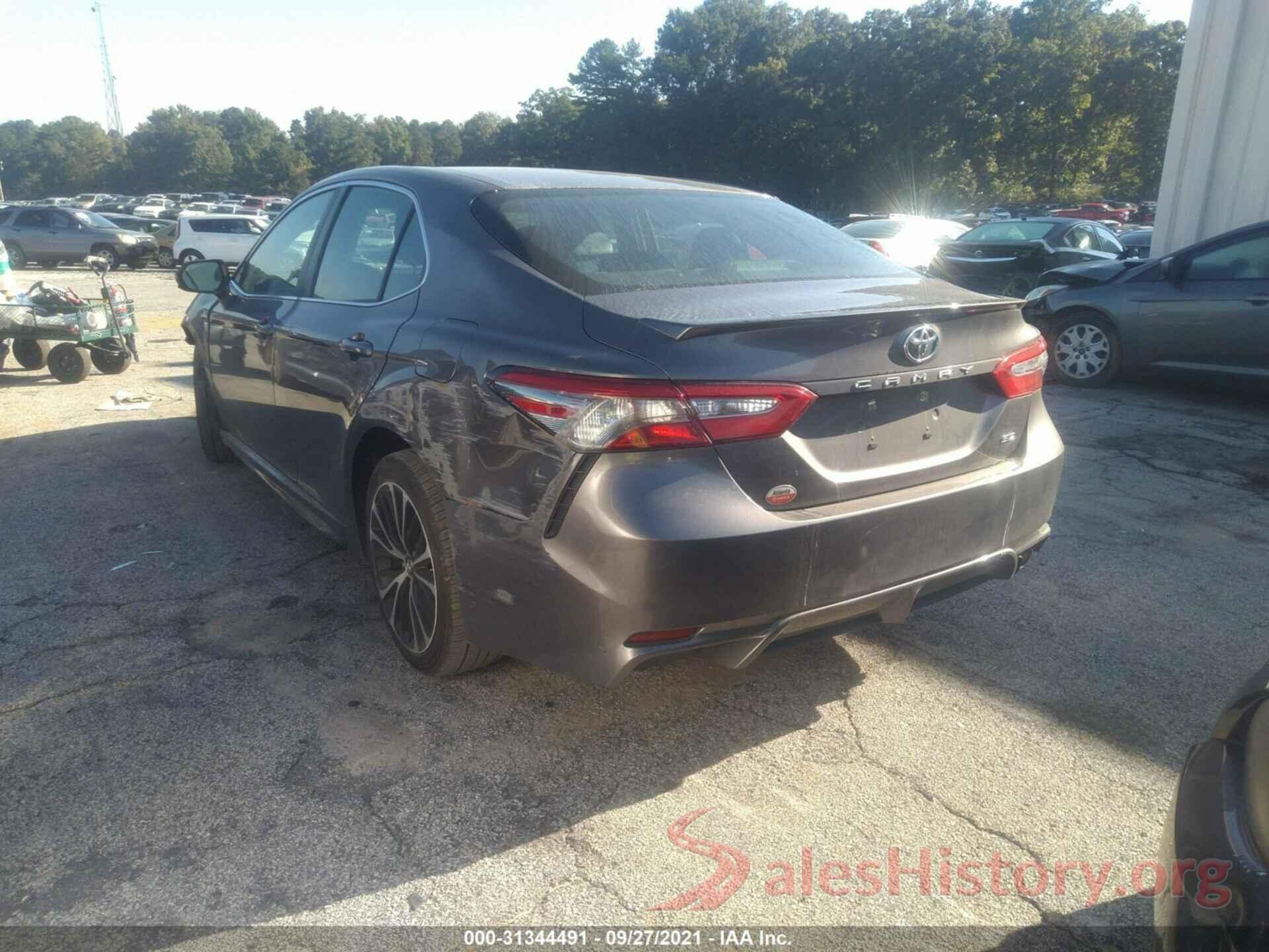 4T1B11HK7JU085099 2018 TOYOTA CAMRY