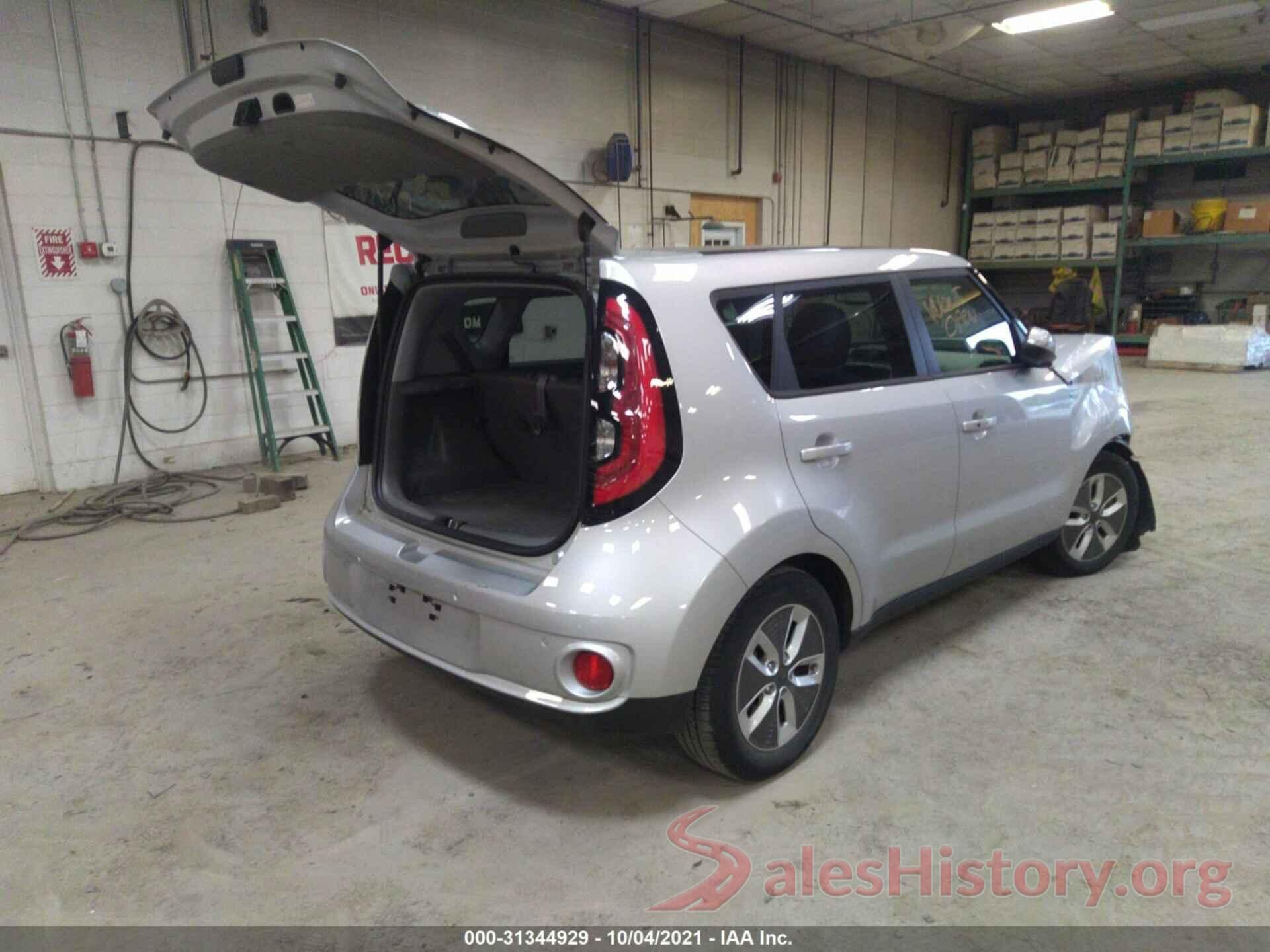 KNDJX3AE2J7026166 2018 KIA SOUL EV