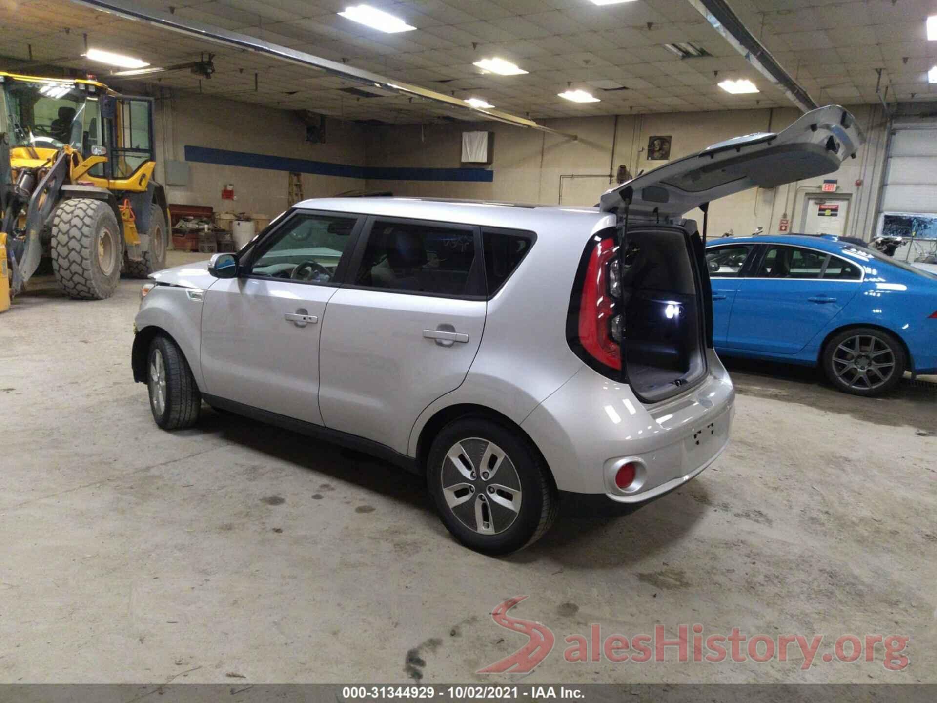 KNDJX3AE2J7026166 2018 KIA SOUL EV