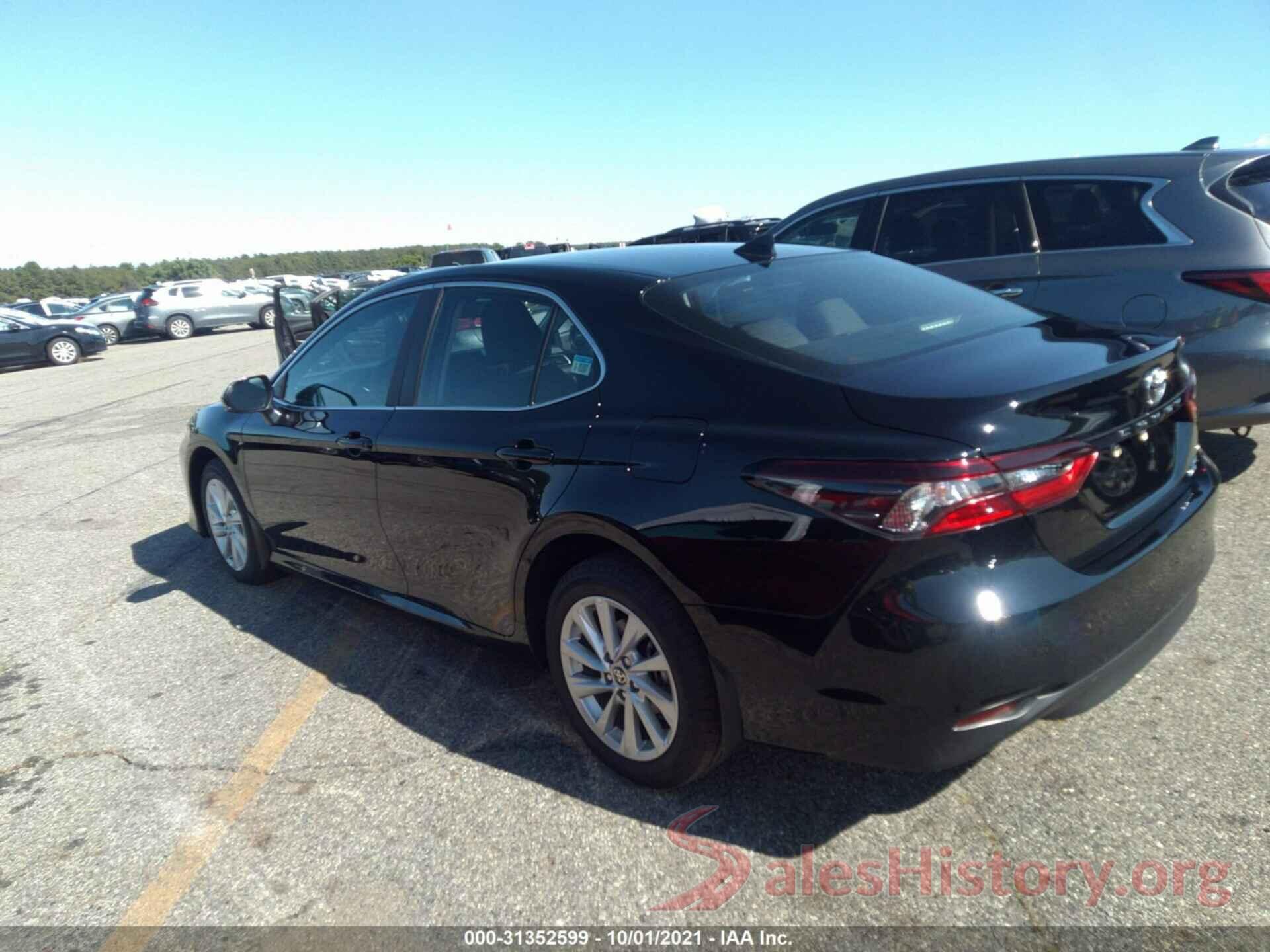 4T1C11BKXMU029756 2021 TOYOTA CAMRY