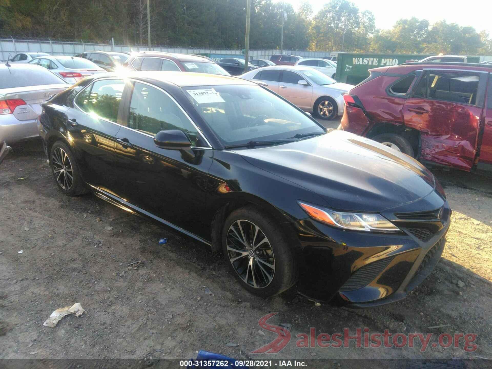 4T1B11HK3JU091840 2018 TOYOTA CAMRY