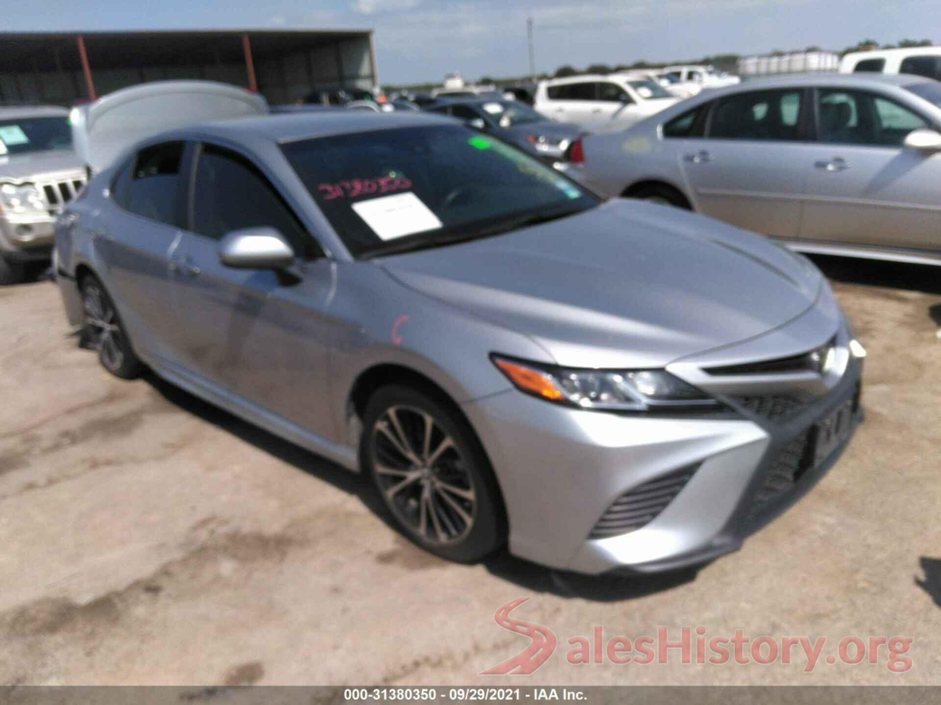 4T1B11HK5JU567263 2018 TOYOTA CAMRY