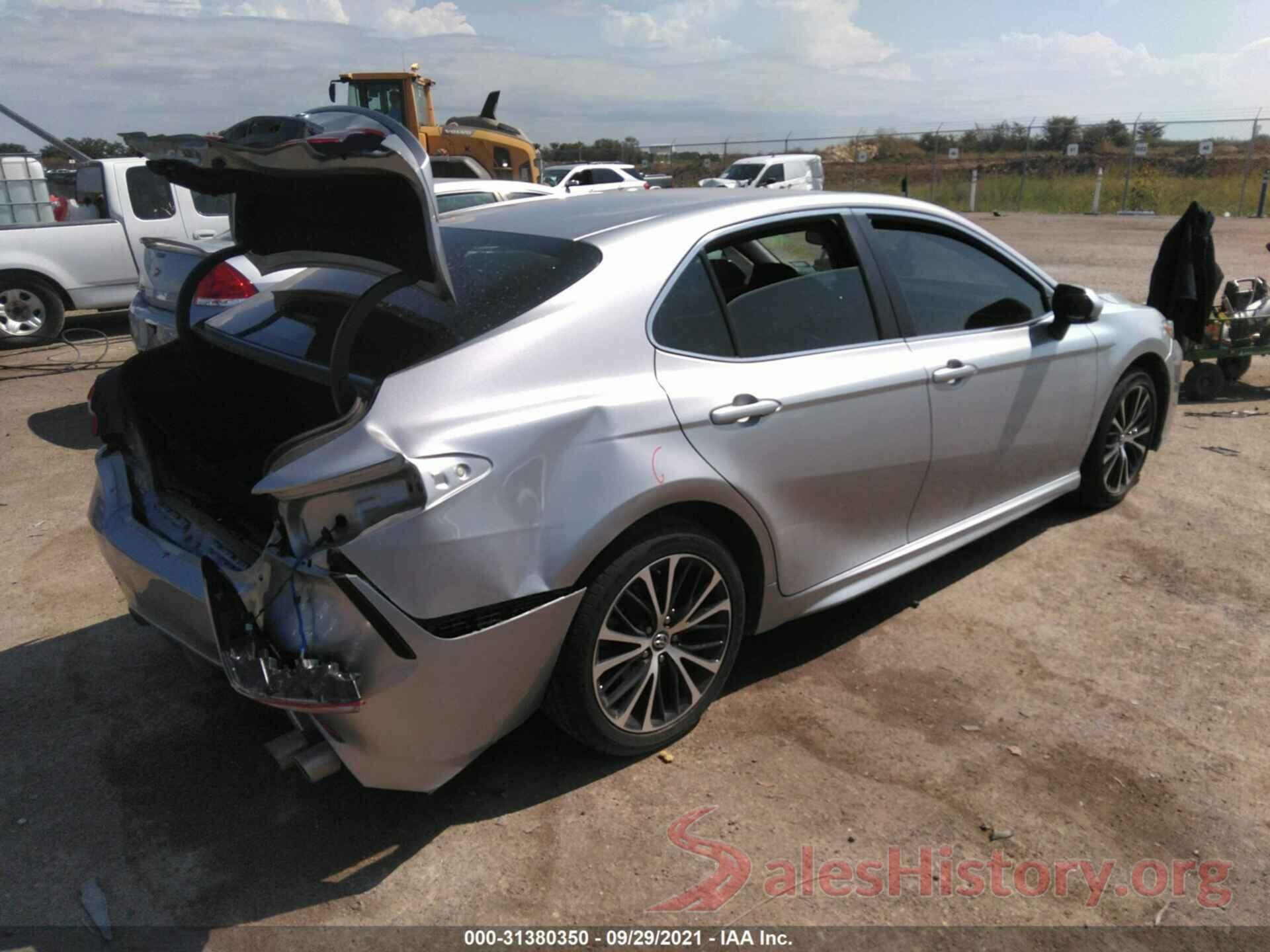 4T1B11HK5JU567263 2018 TOYOTA CAMRY