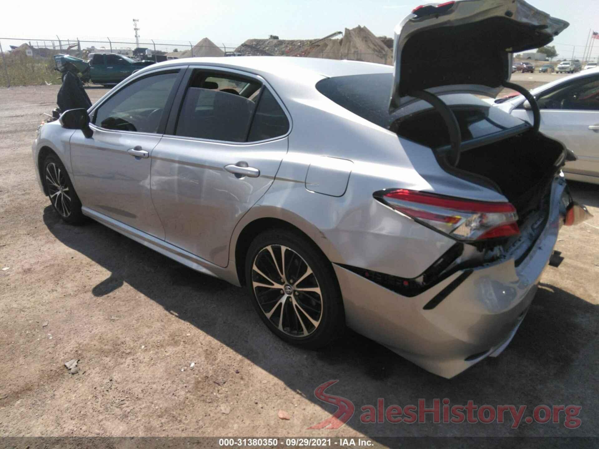 4T1B11HK5JU567263 2018 TOYOTA CAMRY