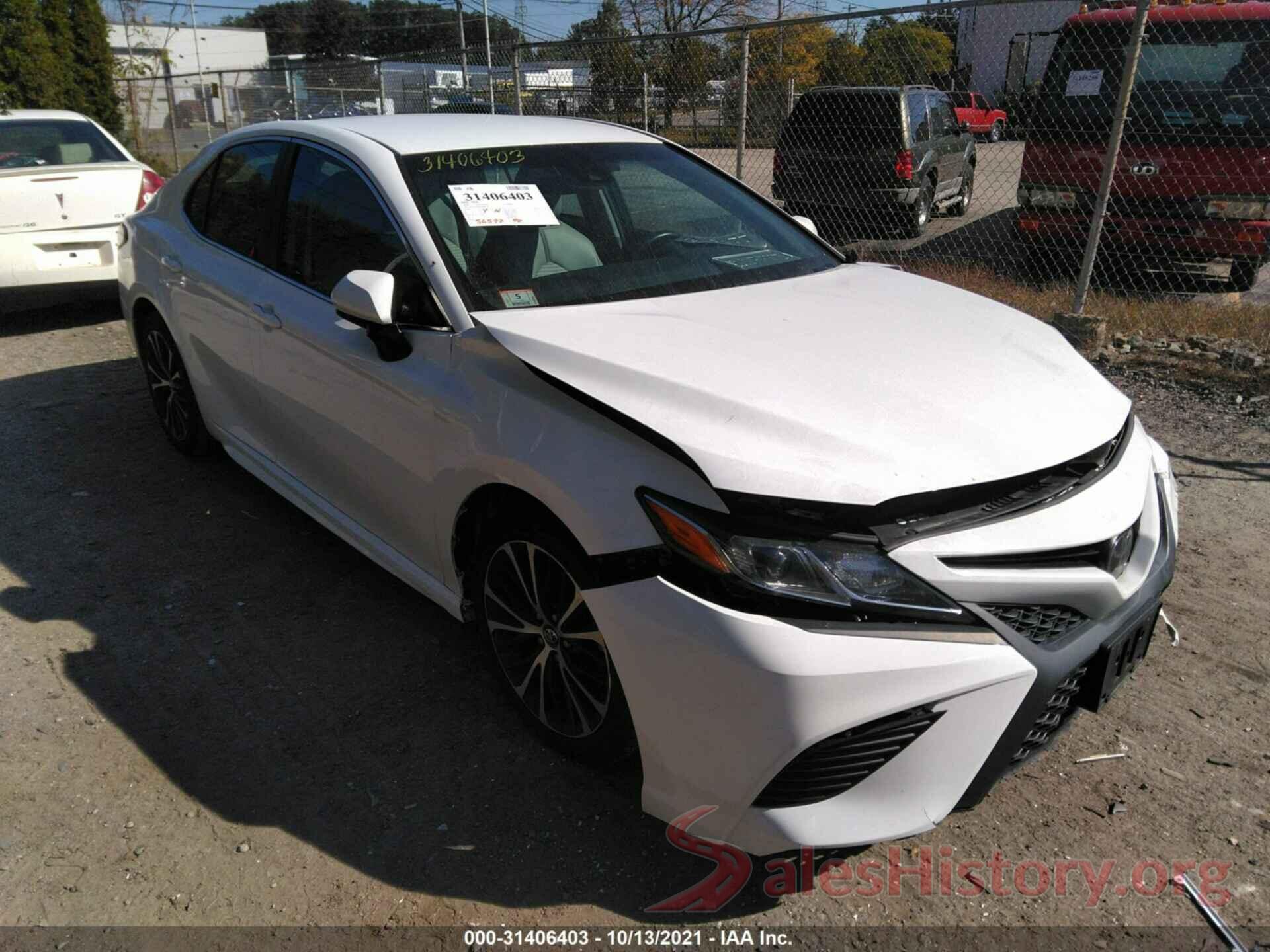 4T1B11HK9JU084228 2018 TOYOTA CAMRY