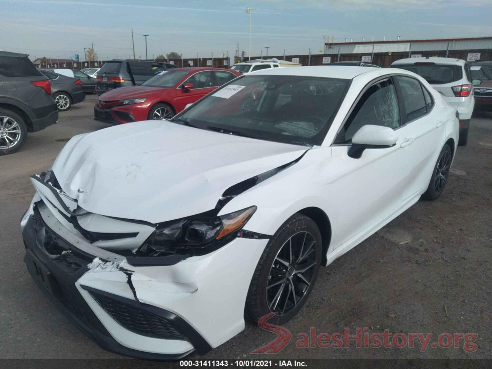 4T1G11AKXMU585472 2021 TOYOTA CAMRY