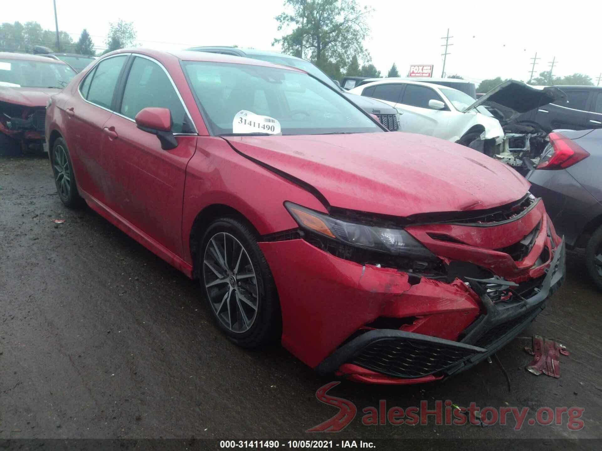 4T1G11AKXMU428430 2021 TOYOTA CAMRY