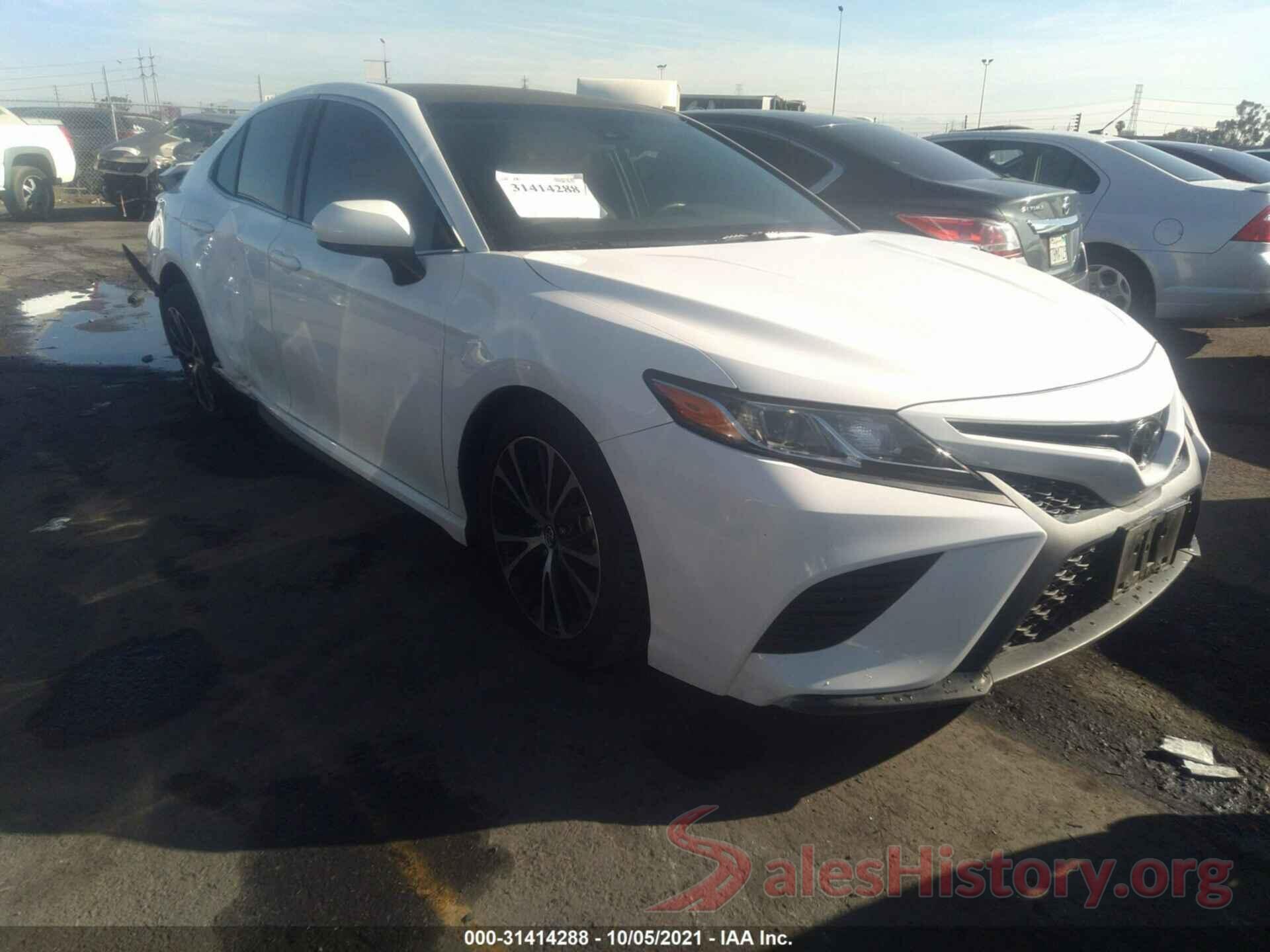 4T1B11HK7JU110860 2018 TOYOTA CAMRY