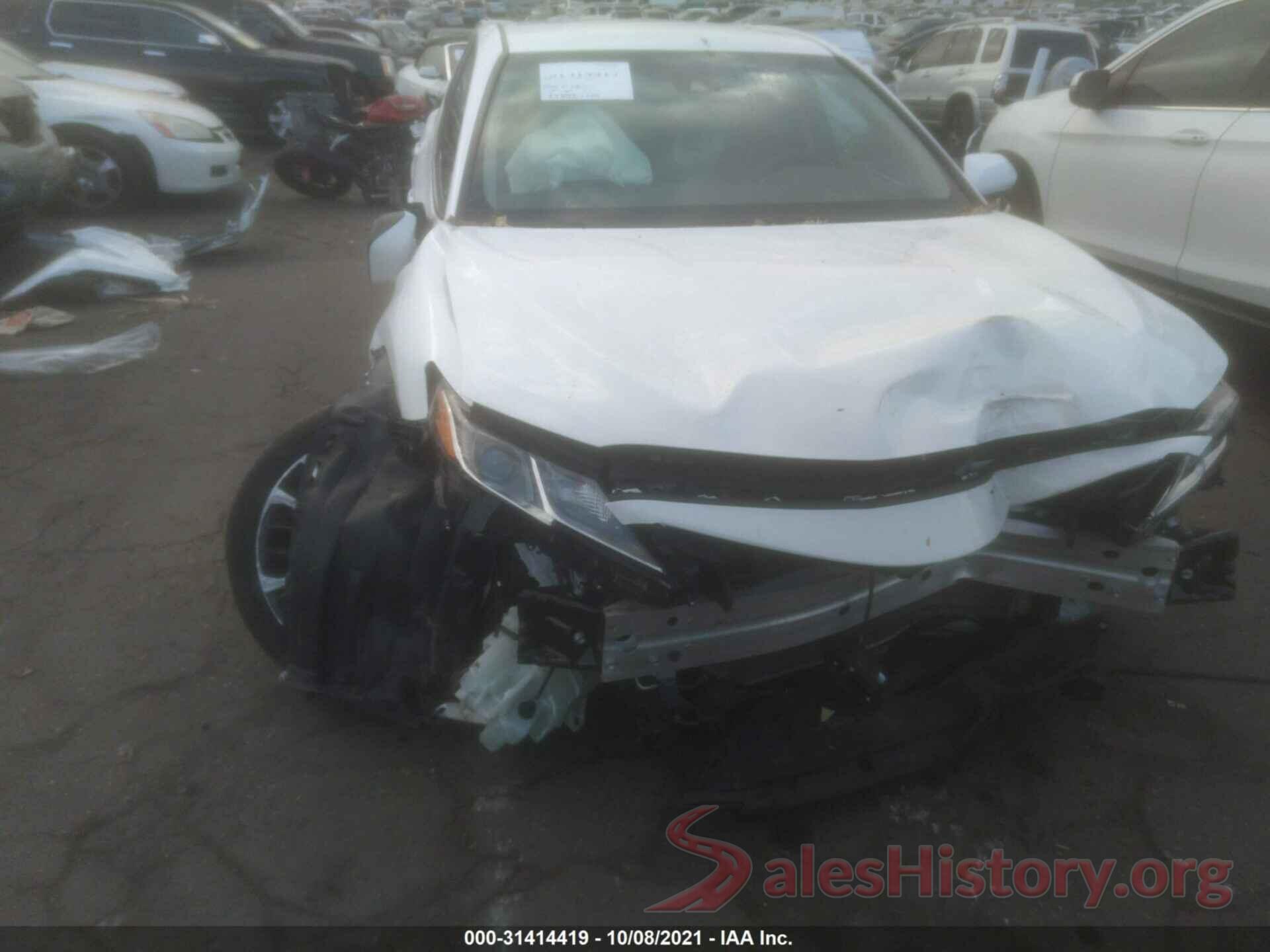 4T1B11HK8JU633837 2018 TOYOTA CAMRY