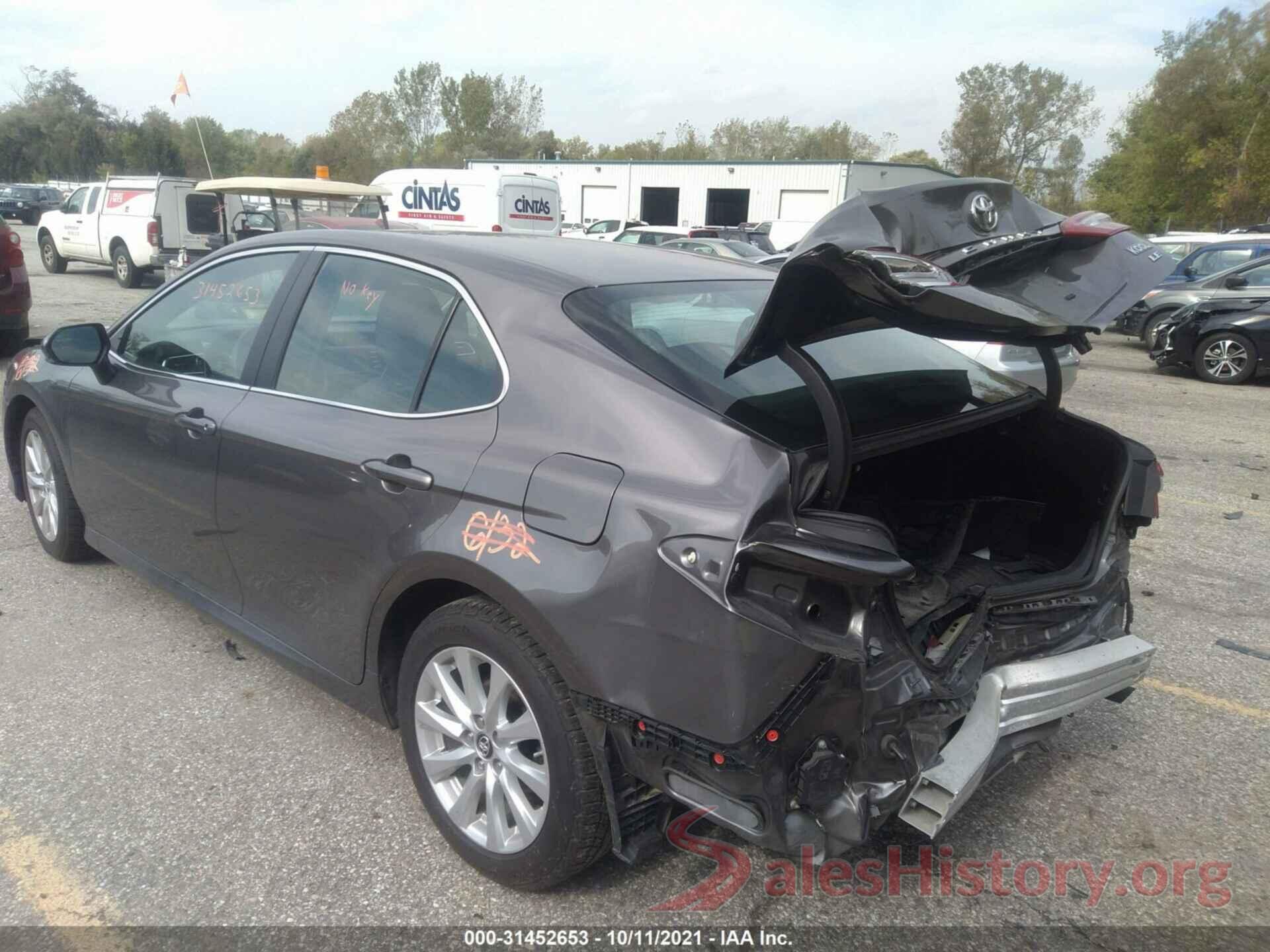 4T1B11HK3JU522645 2018 TOYOTA CAMRY