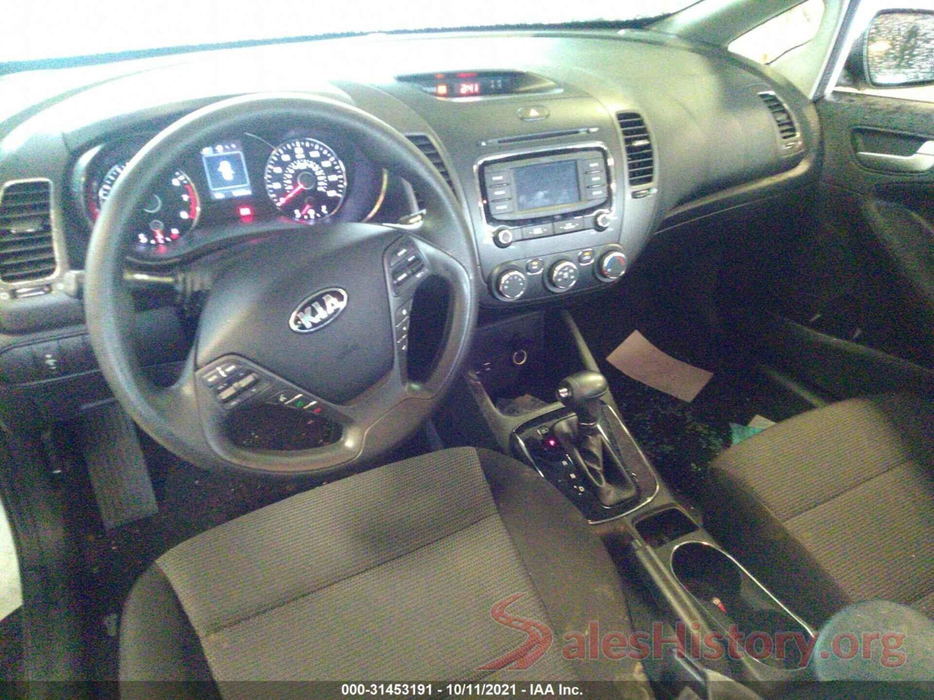 3KPFK4A75JE276402 2018 KIA FORTE