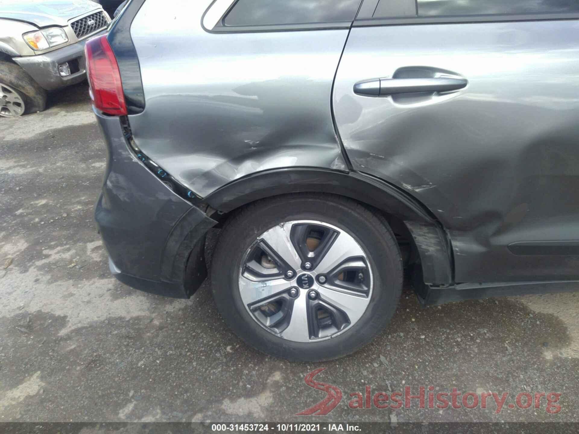 KNDCB3LC8H5093413 2017 KIA NIRO