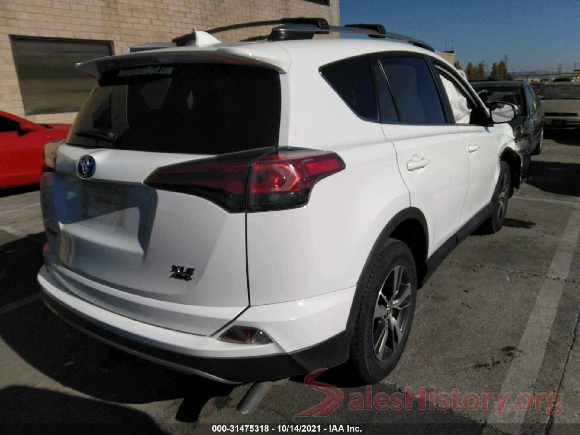 2T3RFREV1JW747697 2018 TOYOTA RAV4