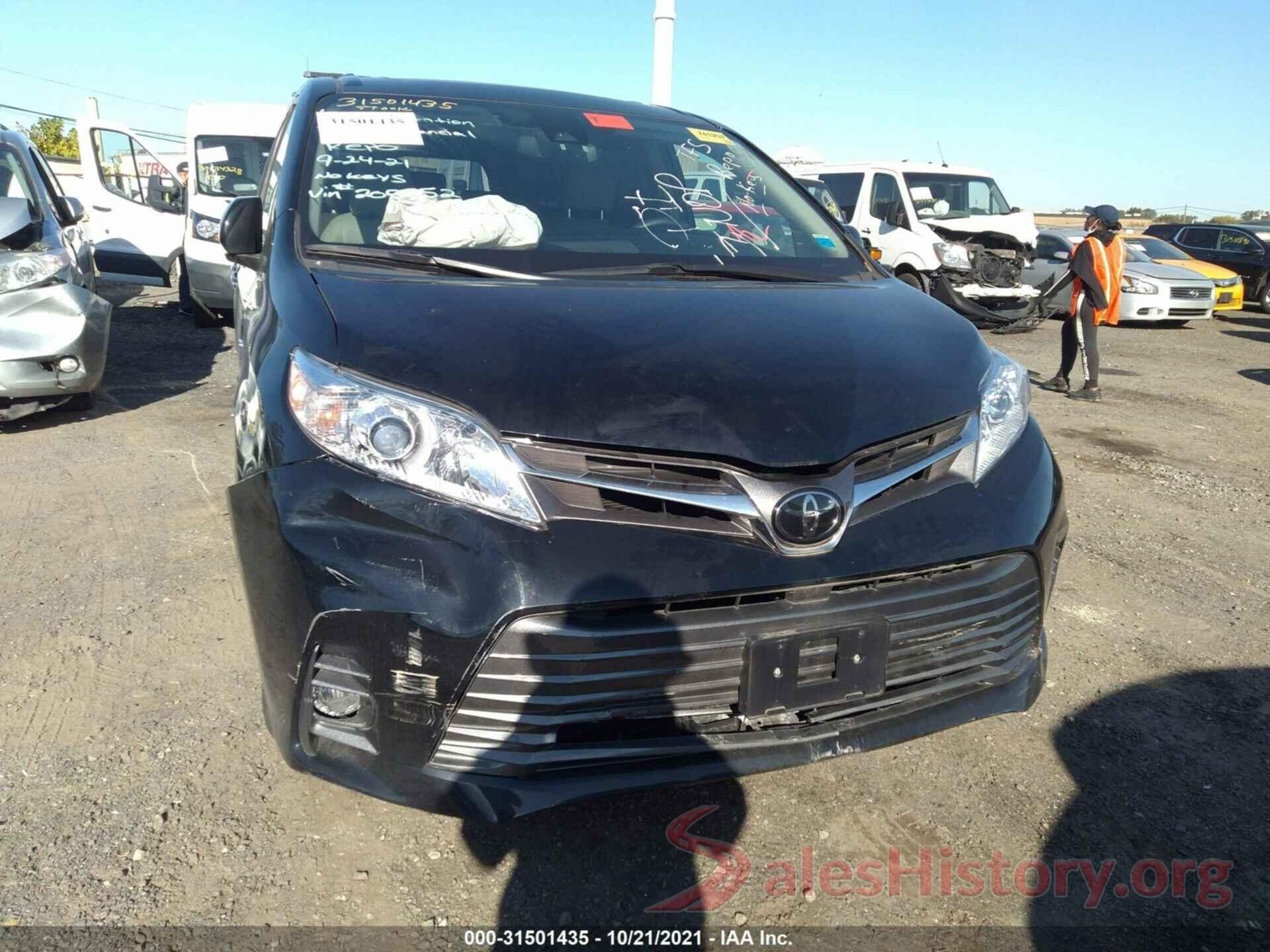 5TDDZ3DC7JS205052 2018 TOYOTA SIENNA