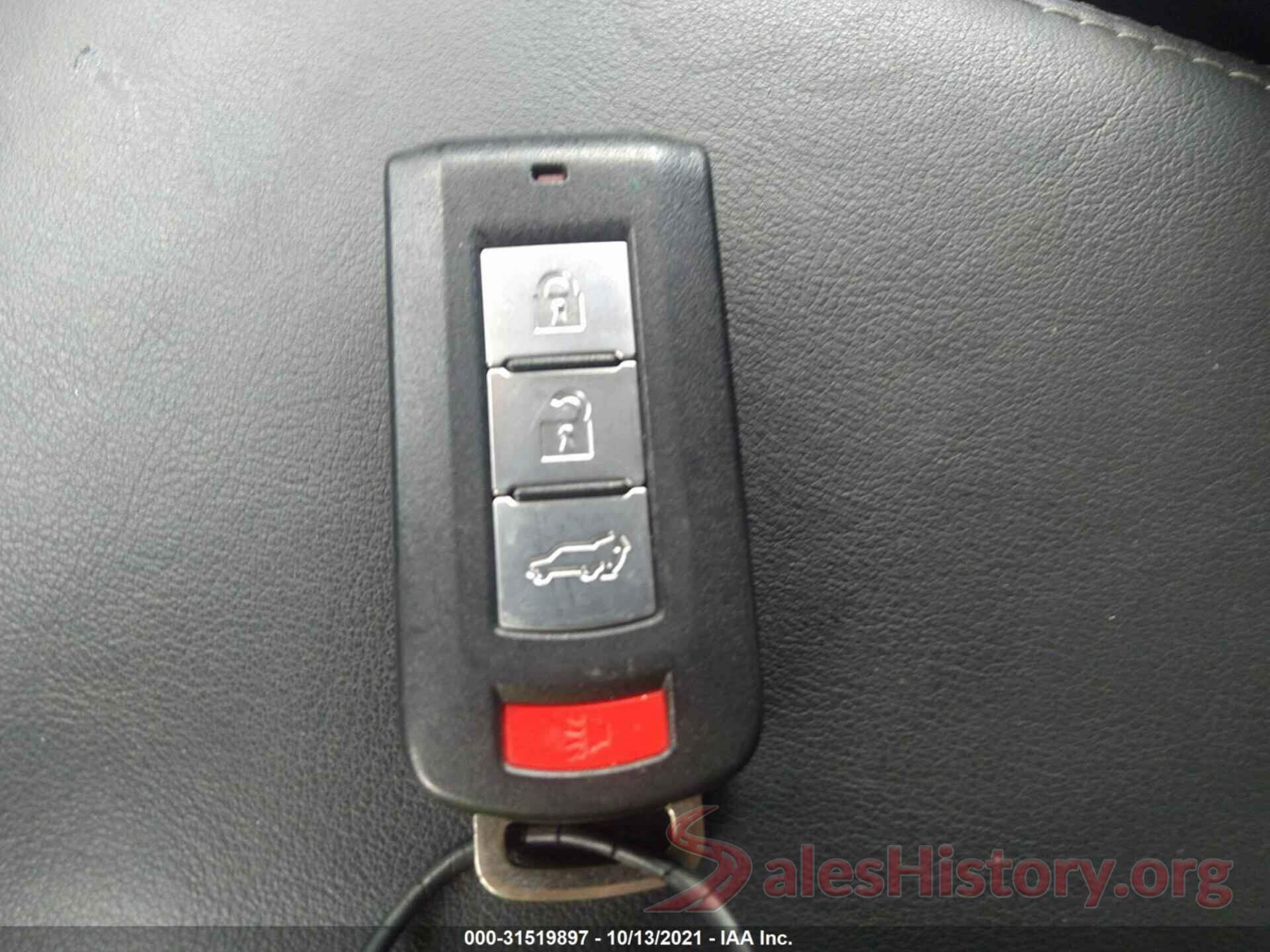 JA4AD3A3XLZ028370 2020 MITSUBISHI OUTLANDER