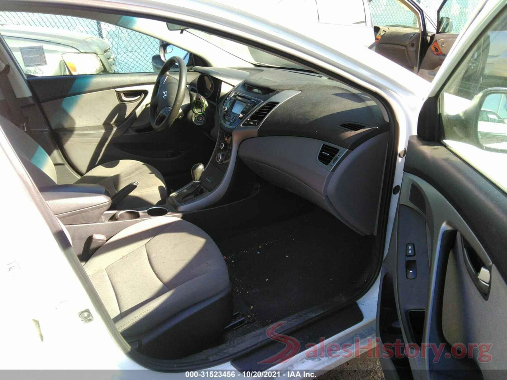 5NPDH4AE0GH750913 2016 HYUNDAI ELANTRA