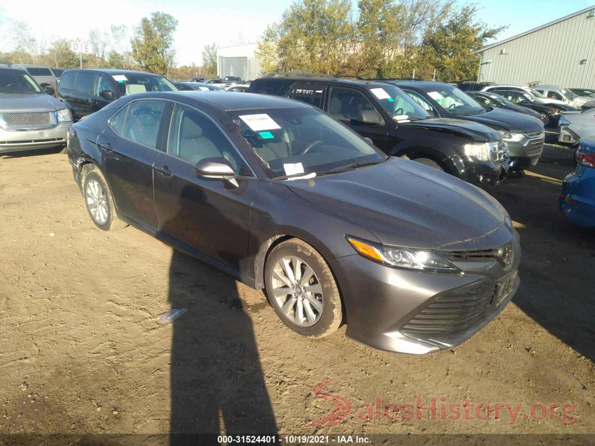 4T1B11HK2JU594257 2018 TOYOTA CAMRY