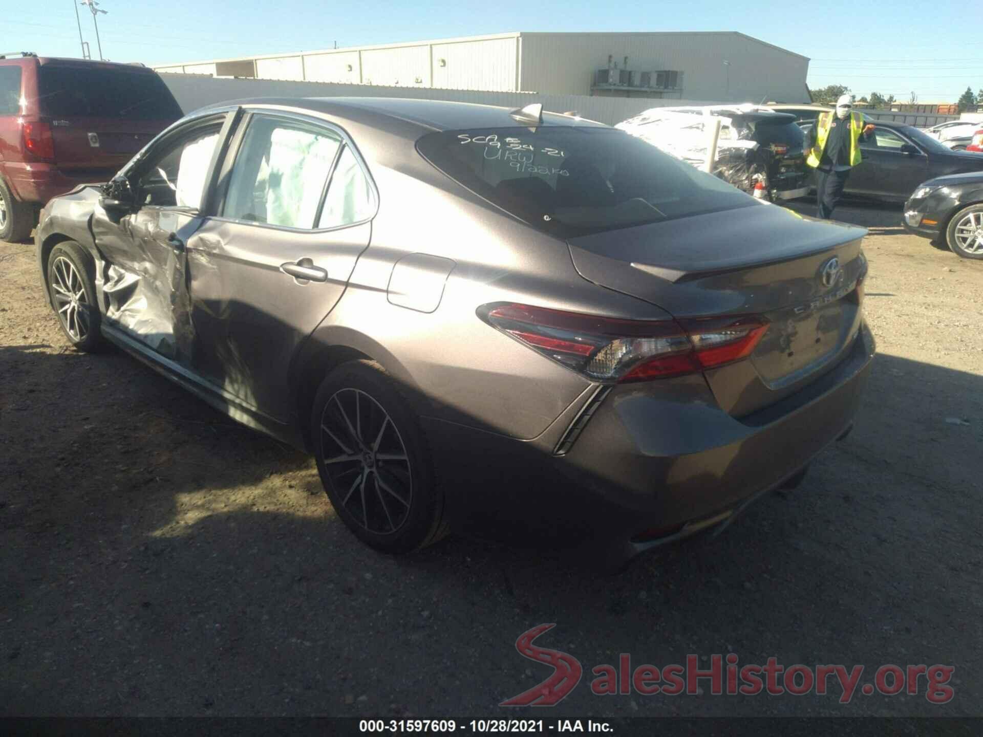 4T1G11AK8MU455187 2021 TOYOTA CAMRY