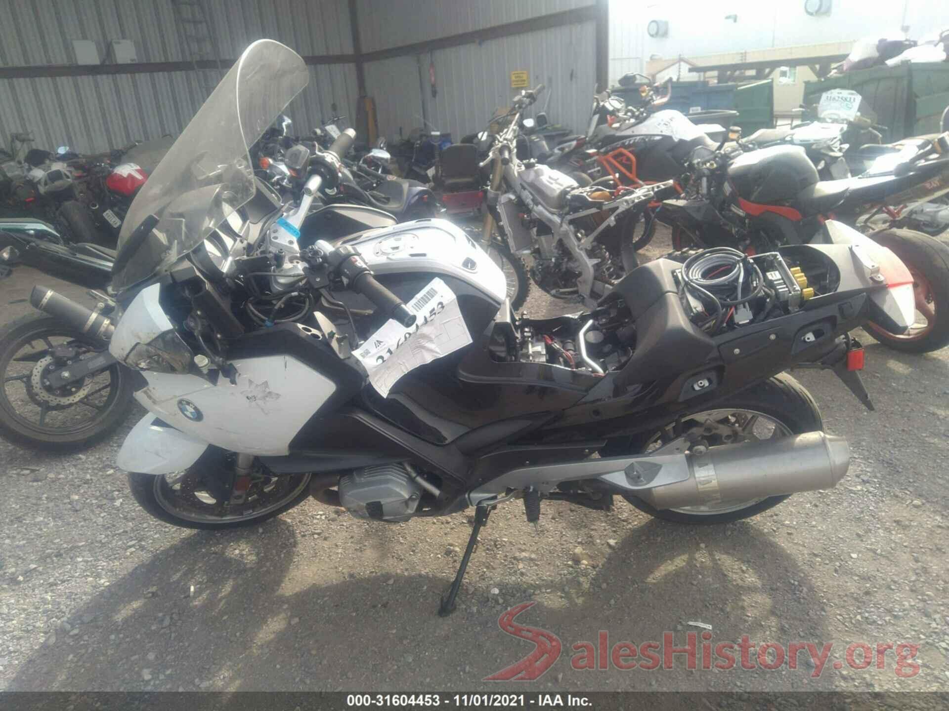 WB1044006CZW21235 2012 BMW R1200