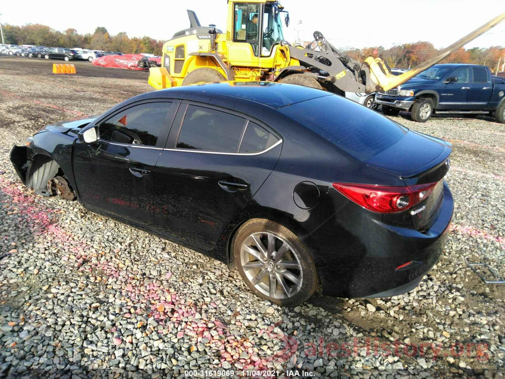 3MZBN1V33JM241632 2018 MAZDA MAZDA3 4-DOOR