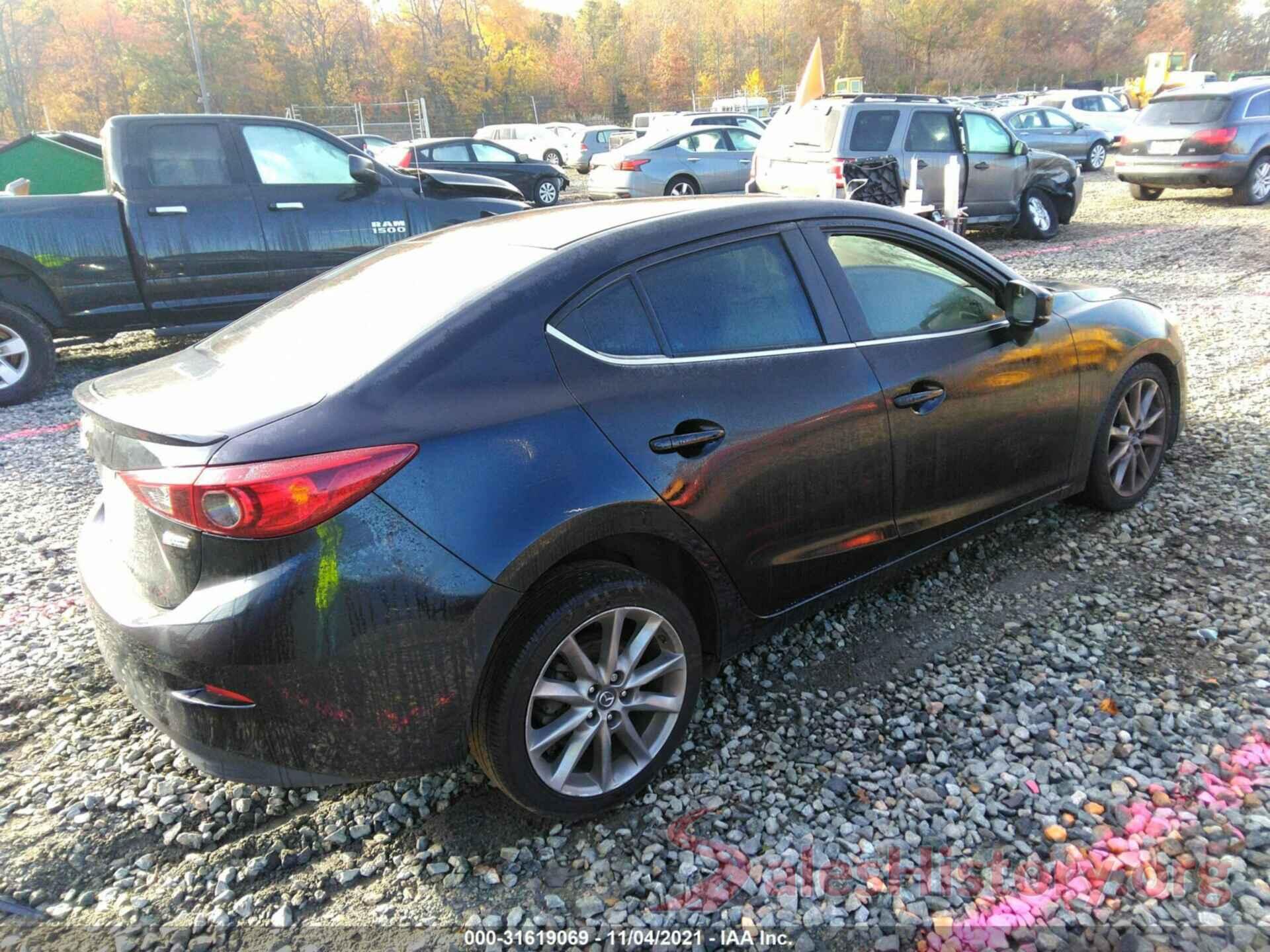 3MZBN1V33JM241632 2018 MAZDA MAZDA3 4-DOOR