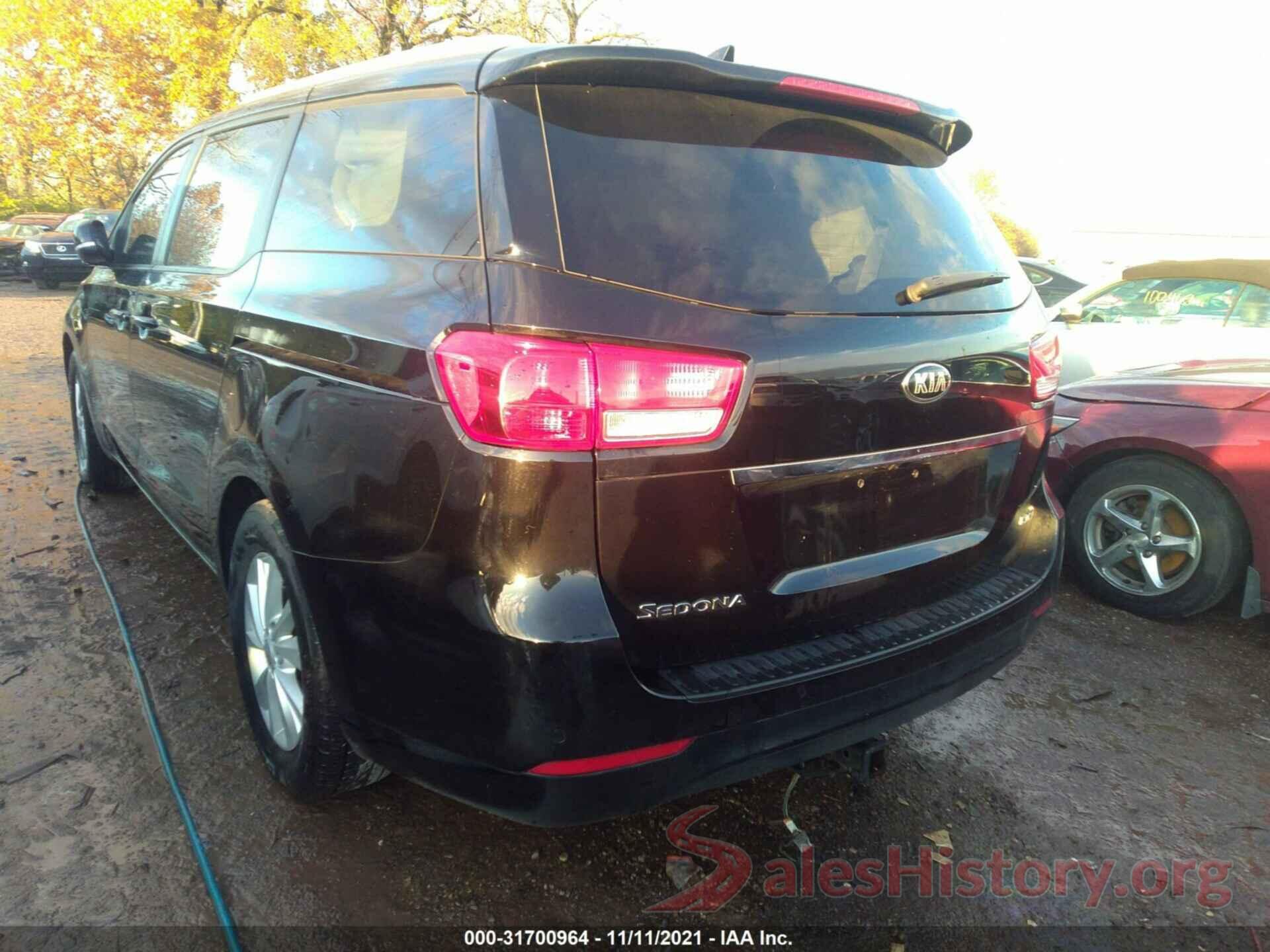 KNDMB5C18H6313772 2017 KIA SEDONA