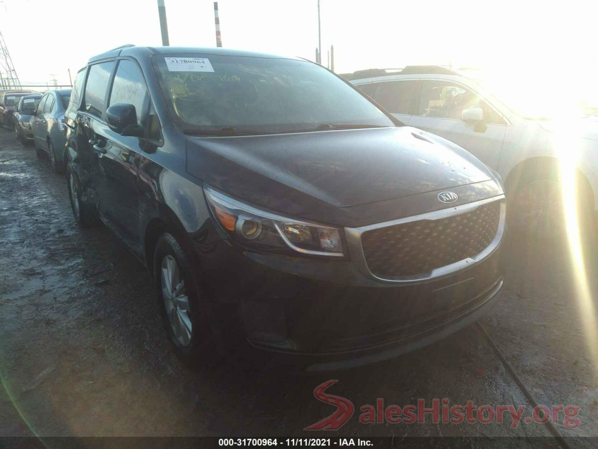 KNDMB5C18H6313772 2017 KIA SEDONA