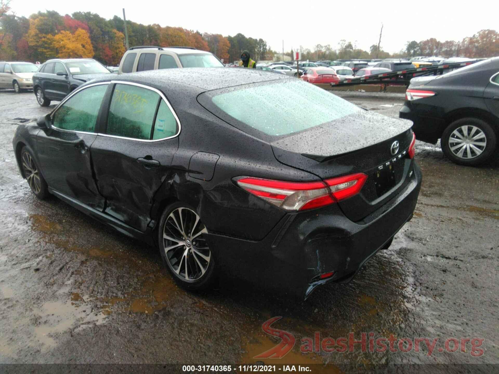 4T1B11HK8JU551932 2018 TOYOTA CAMRY