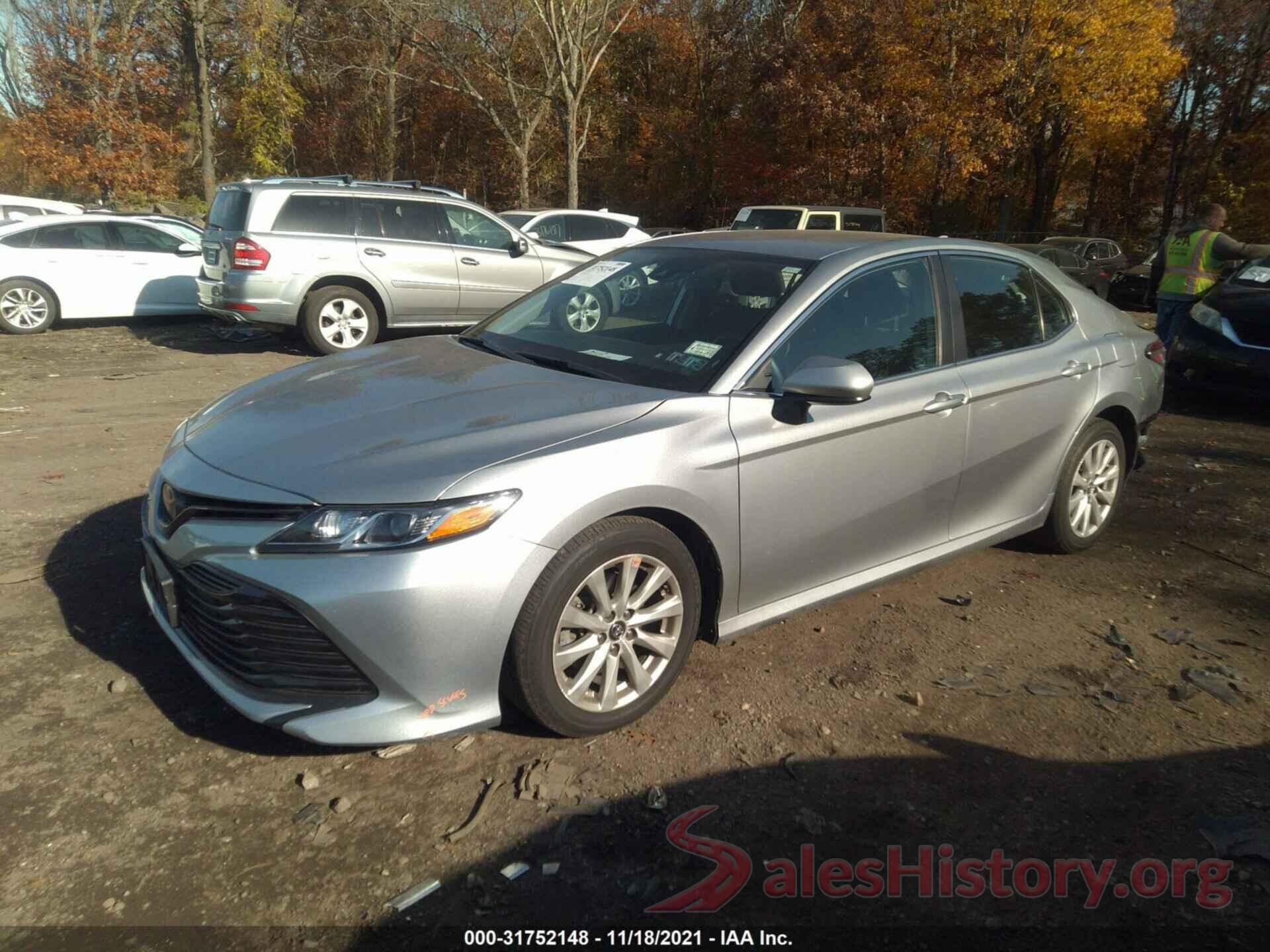 4T1B11HK1KU240697 2019 TOYOTA CAMRY