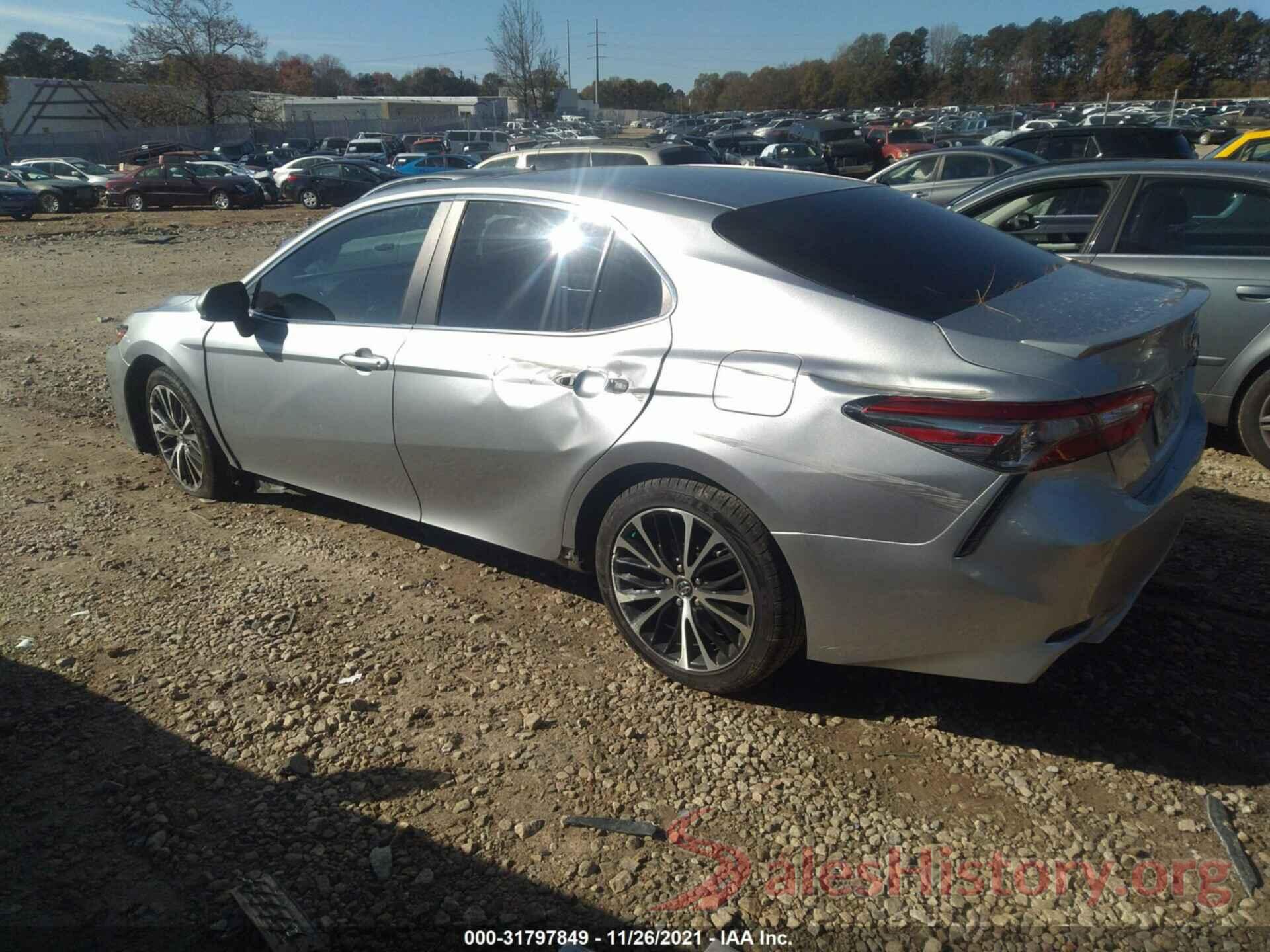 4T1B11HK0JU635758 2018 TOYOTA CAMRY