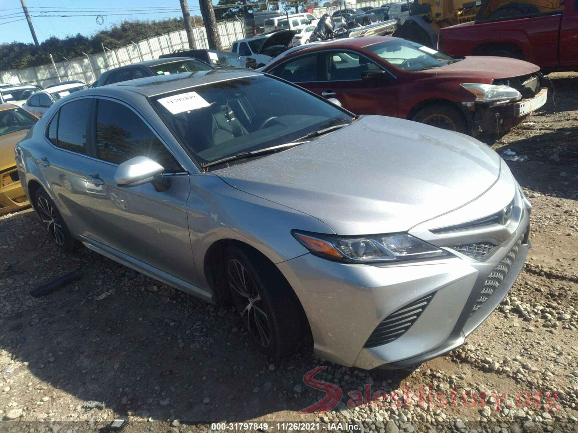 4T1B11HK0JU635758 2018 TOYOTA CAMRY