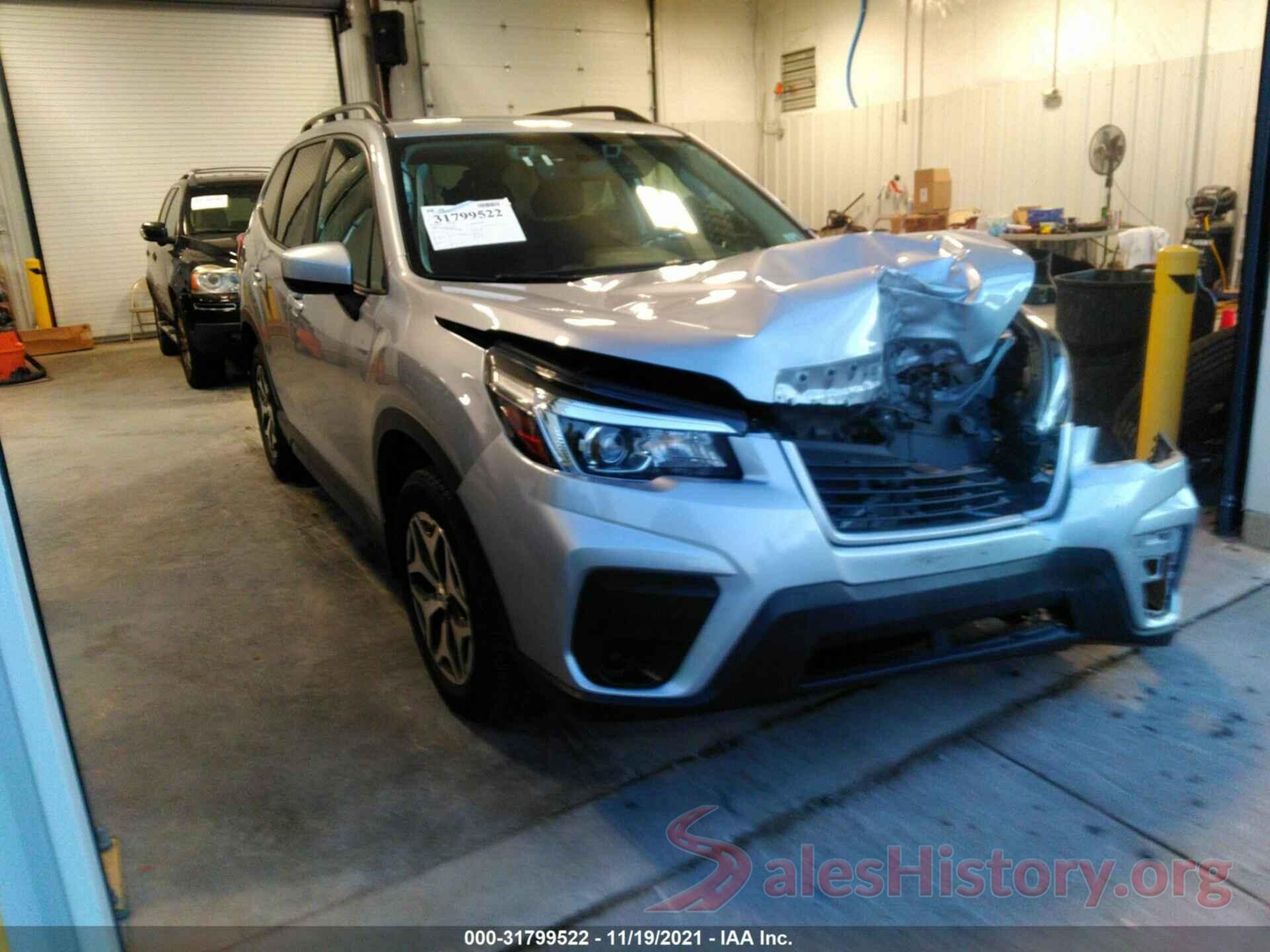 JF2SKAJC1LH551885 2020 SUBARU FORESTER