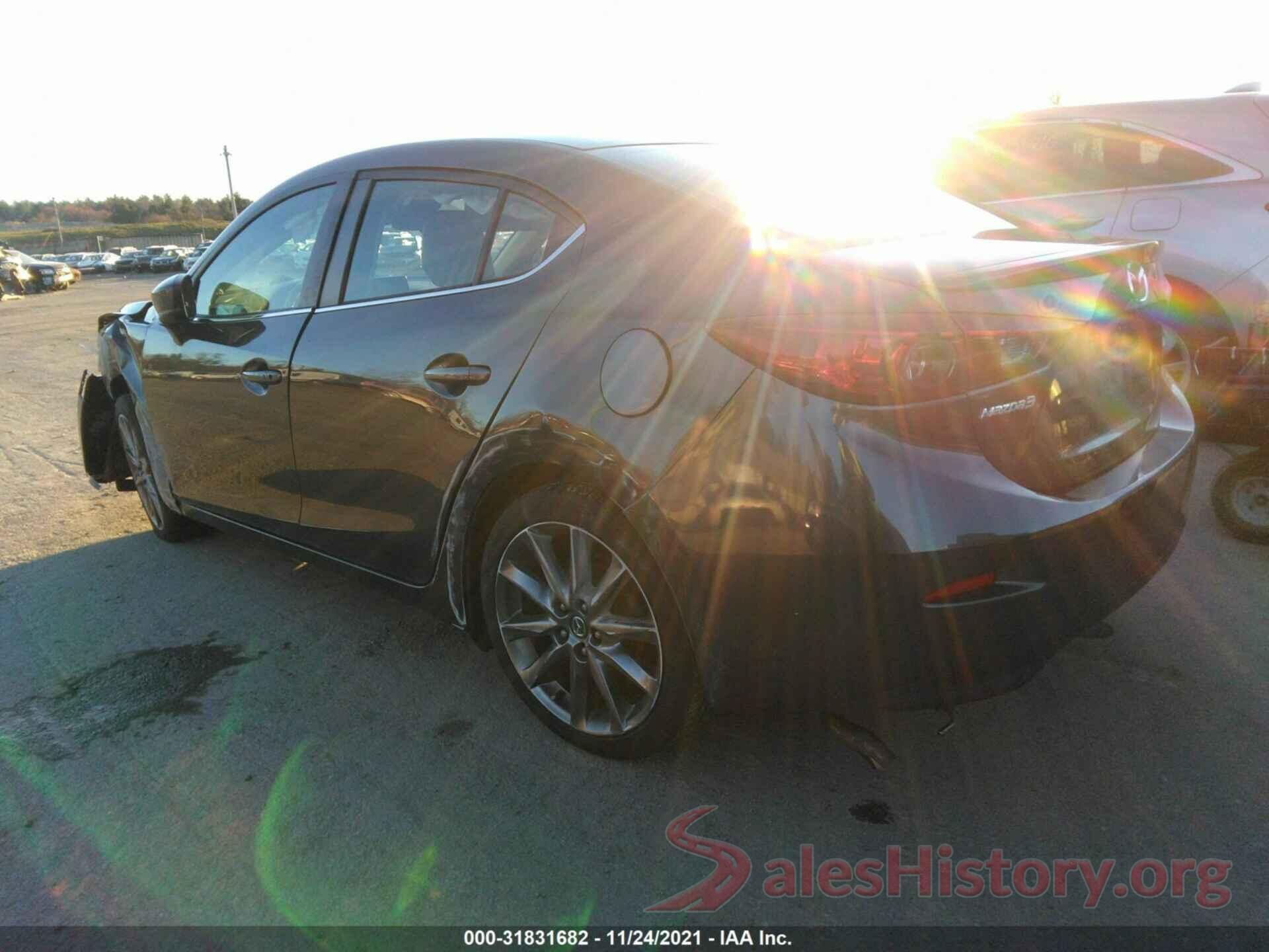 3MZBN1V32JM264979 2018 MAZDA MAZDA3 4-DOOR