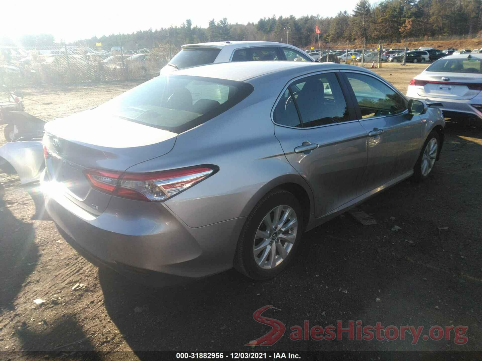 4T1B11HK9JU102100 2018 TOYOTA CAMRY