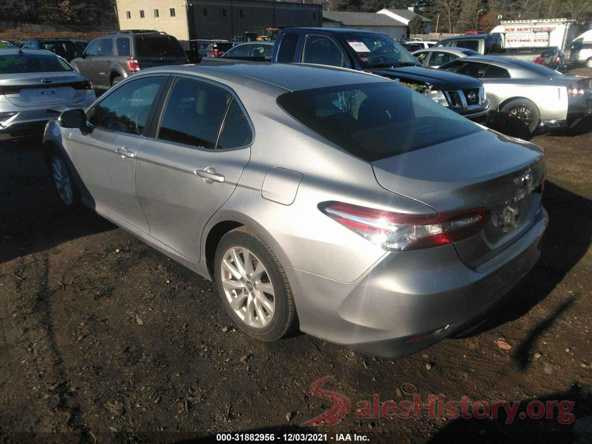 4T1B11HK9JU102100 2018 TOYOTA CAMRY