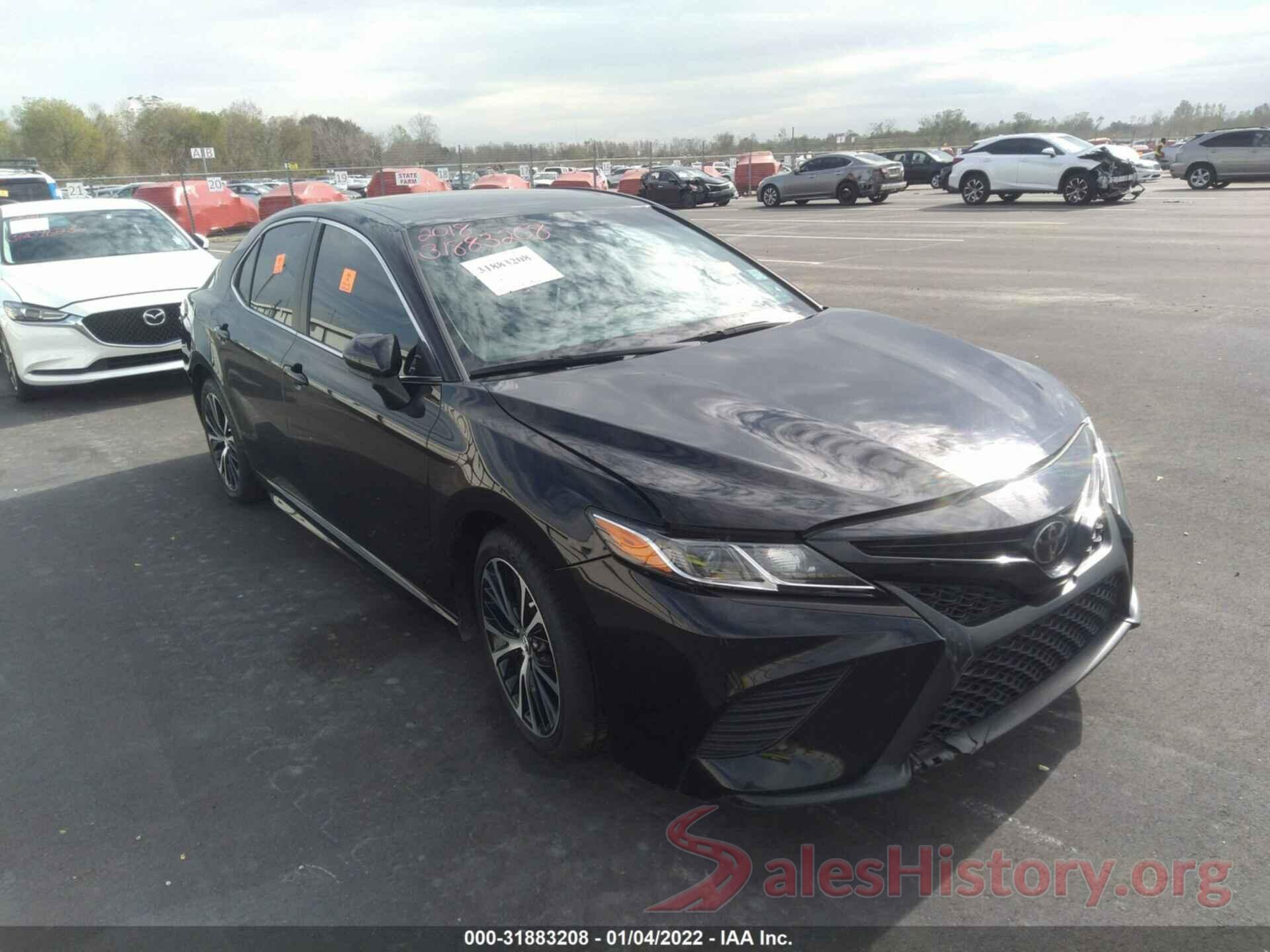 4T1B11HK7JU140800 2018 TOYOTA CAMRY