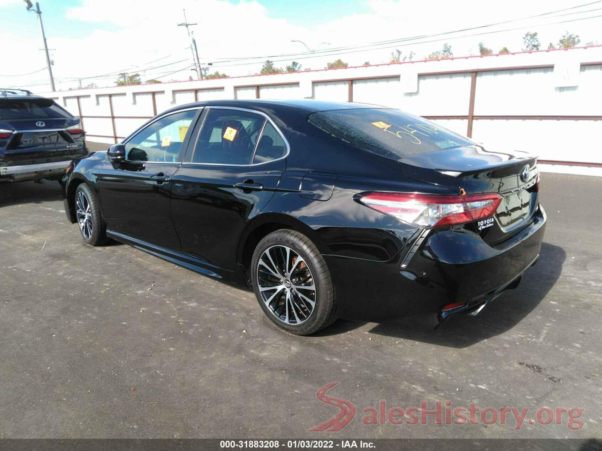 4T1B11HK7JU140800 2018 TOYOTA CAMRY